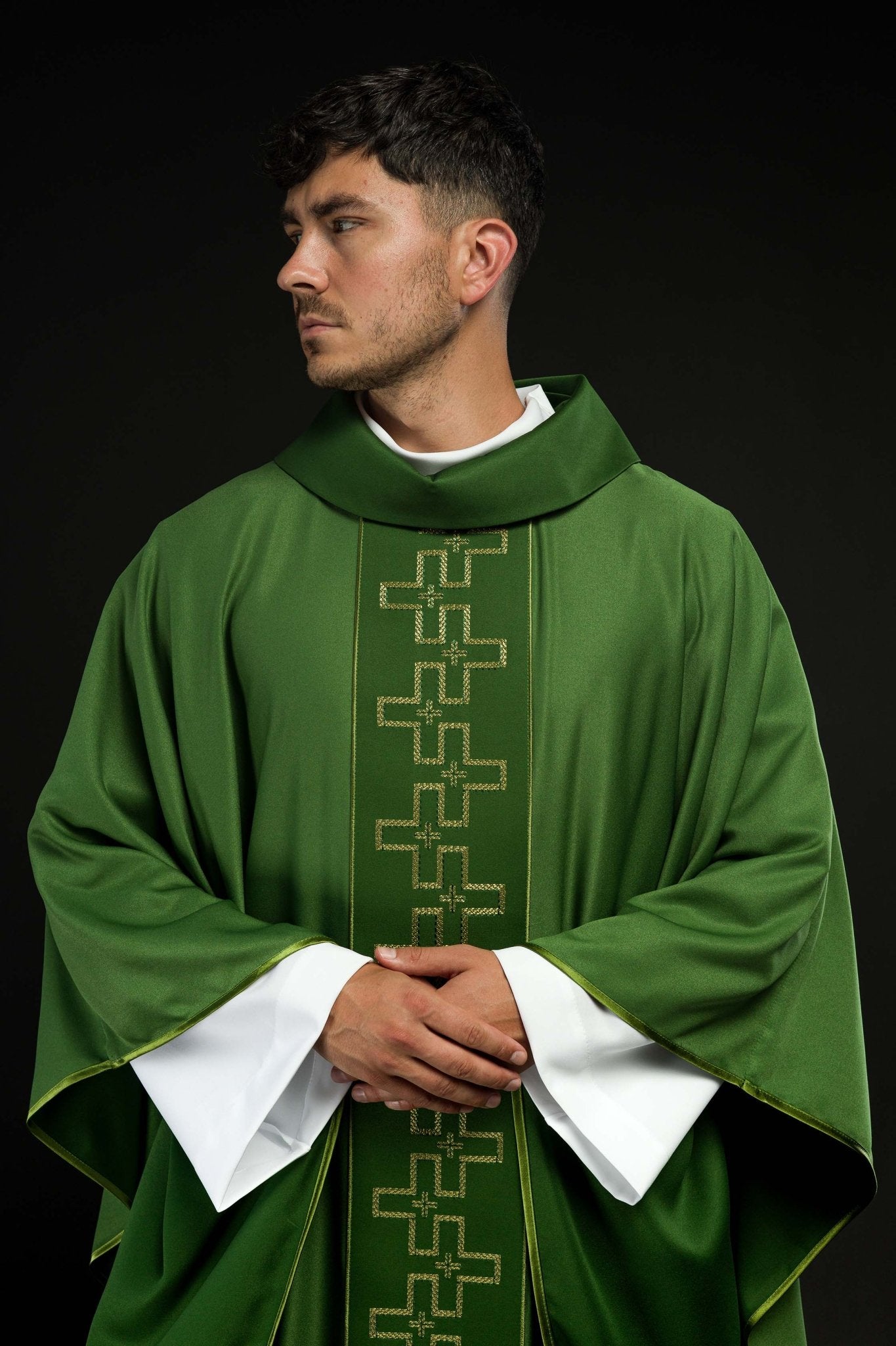 Casula con cintura riccamente ricamata con ricamo a croce in verde S-7060-01-53 - PERILPRETE.IT