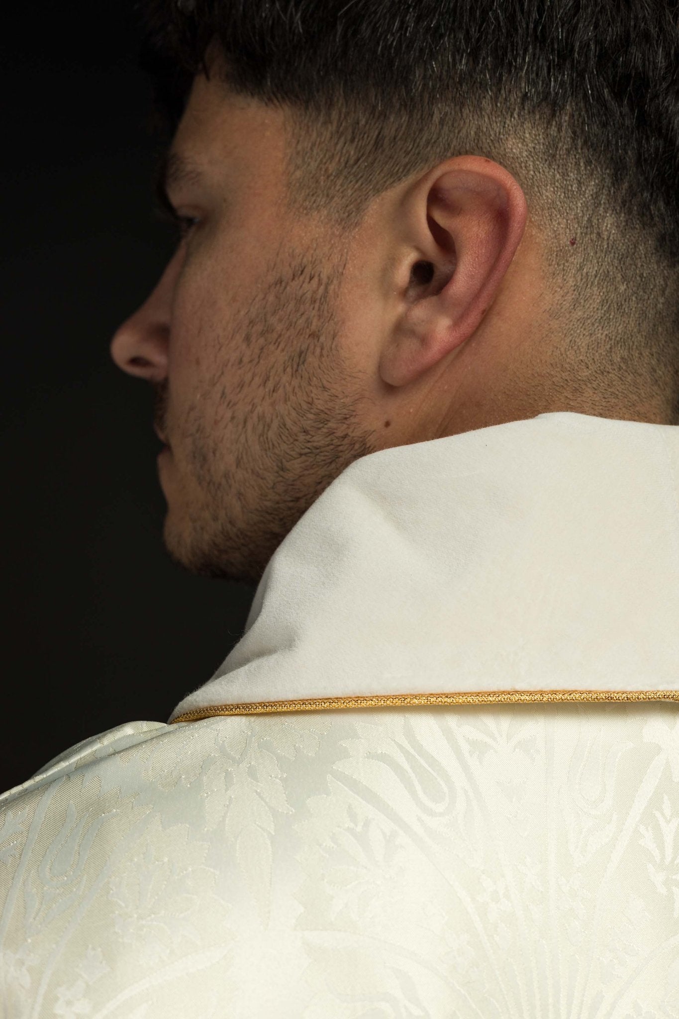 Casula con immagine di Gesù Cristo sulla croce color écru KOR/190/05/83/PA ECRU - PERILPRETE.IT