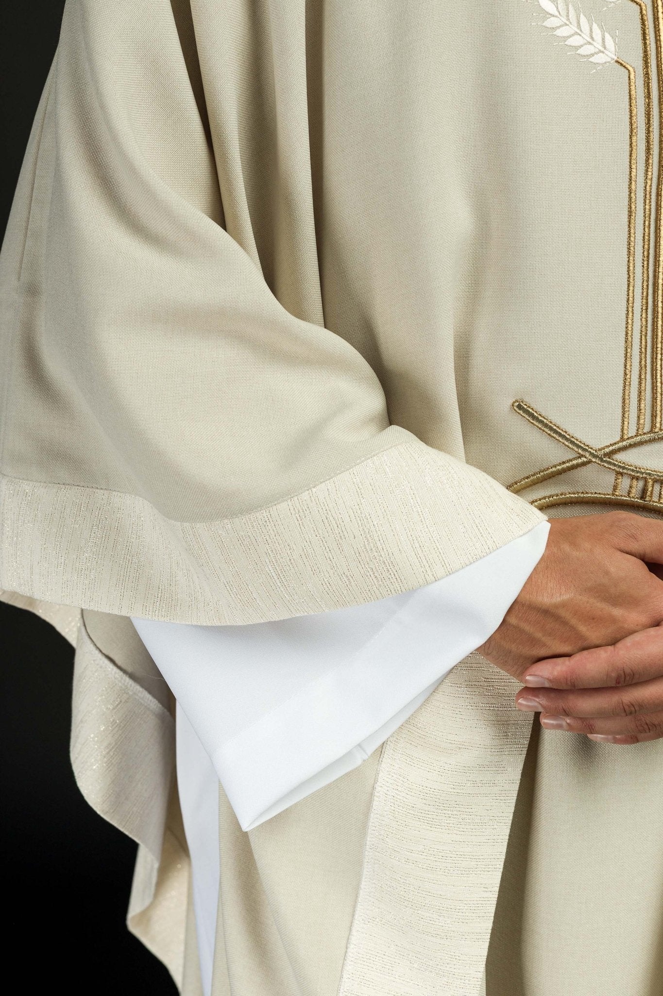 Casula con motivo di croce, orecchie e pesce S-7063-05-70 - PERILPRETE.IT