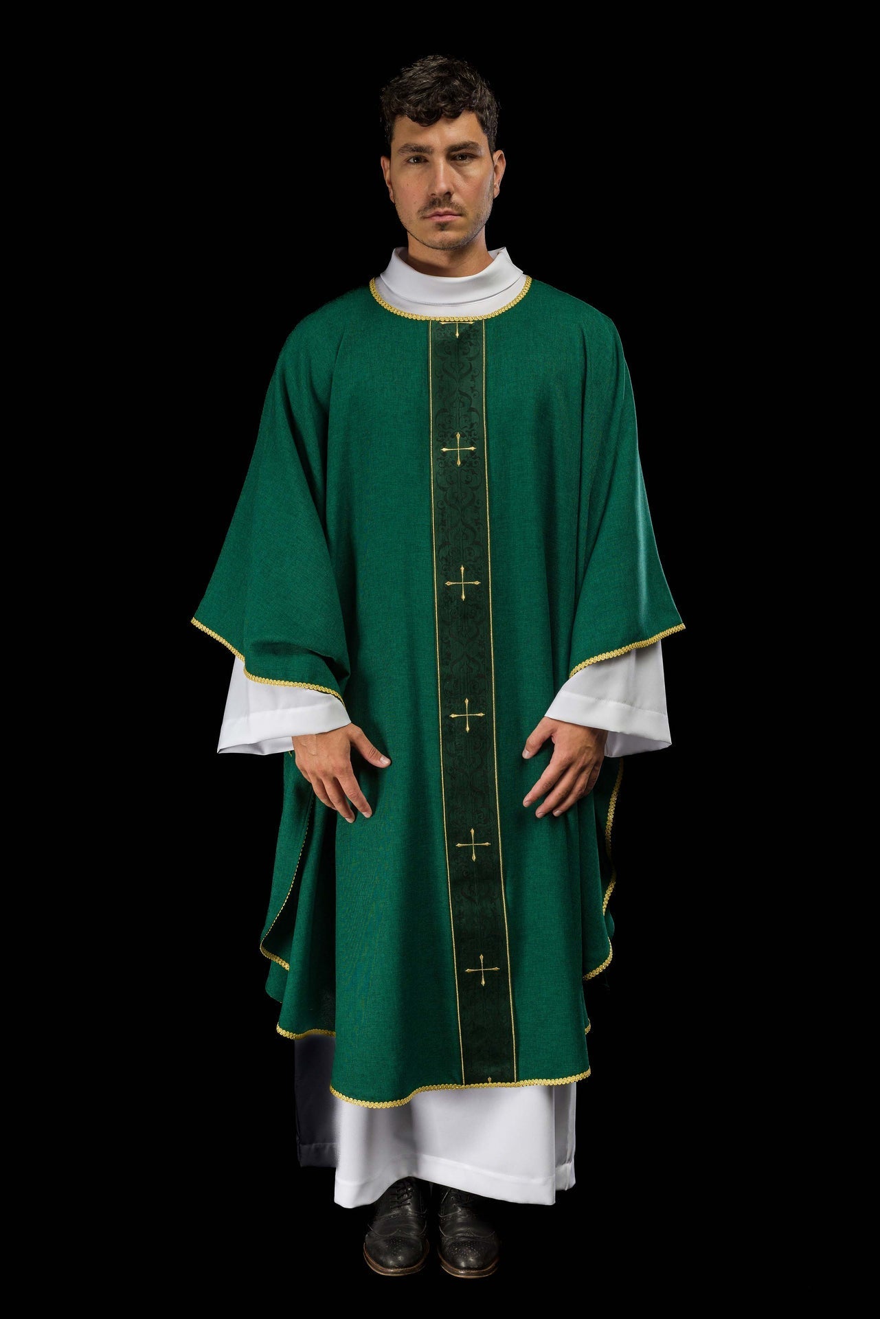 Casula di colore verde con fascia ricamata a croci LE/7074/01 - PERILPRETE.IT