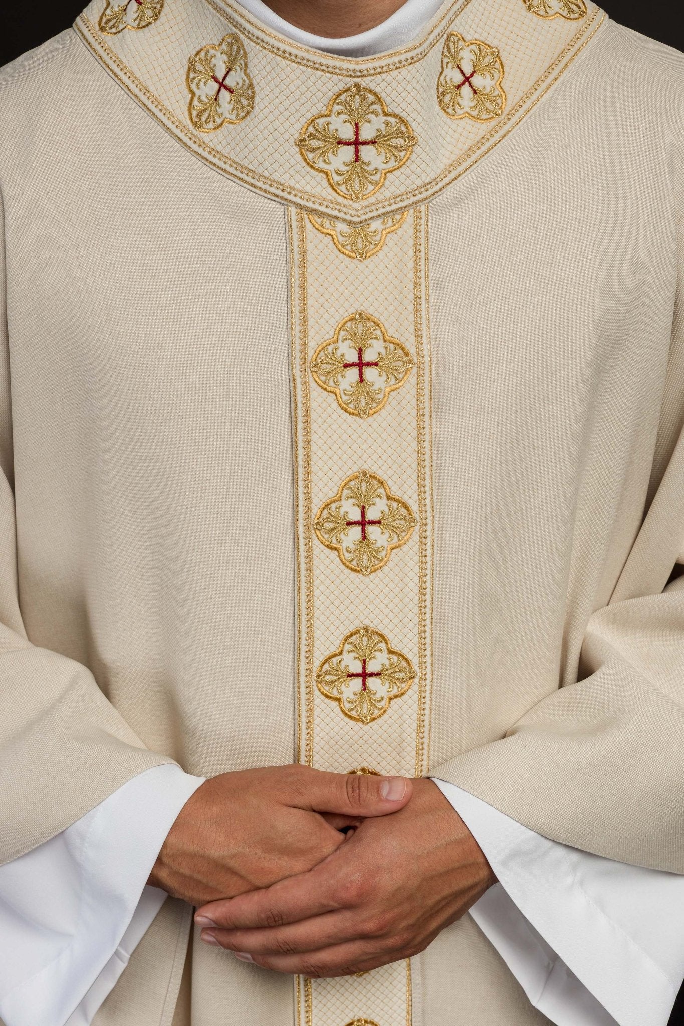 Casula in ecru con cintura ricamata e collo incrociato S-7069-05-70 - PERILPRETE.IT