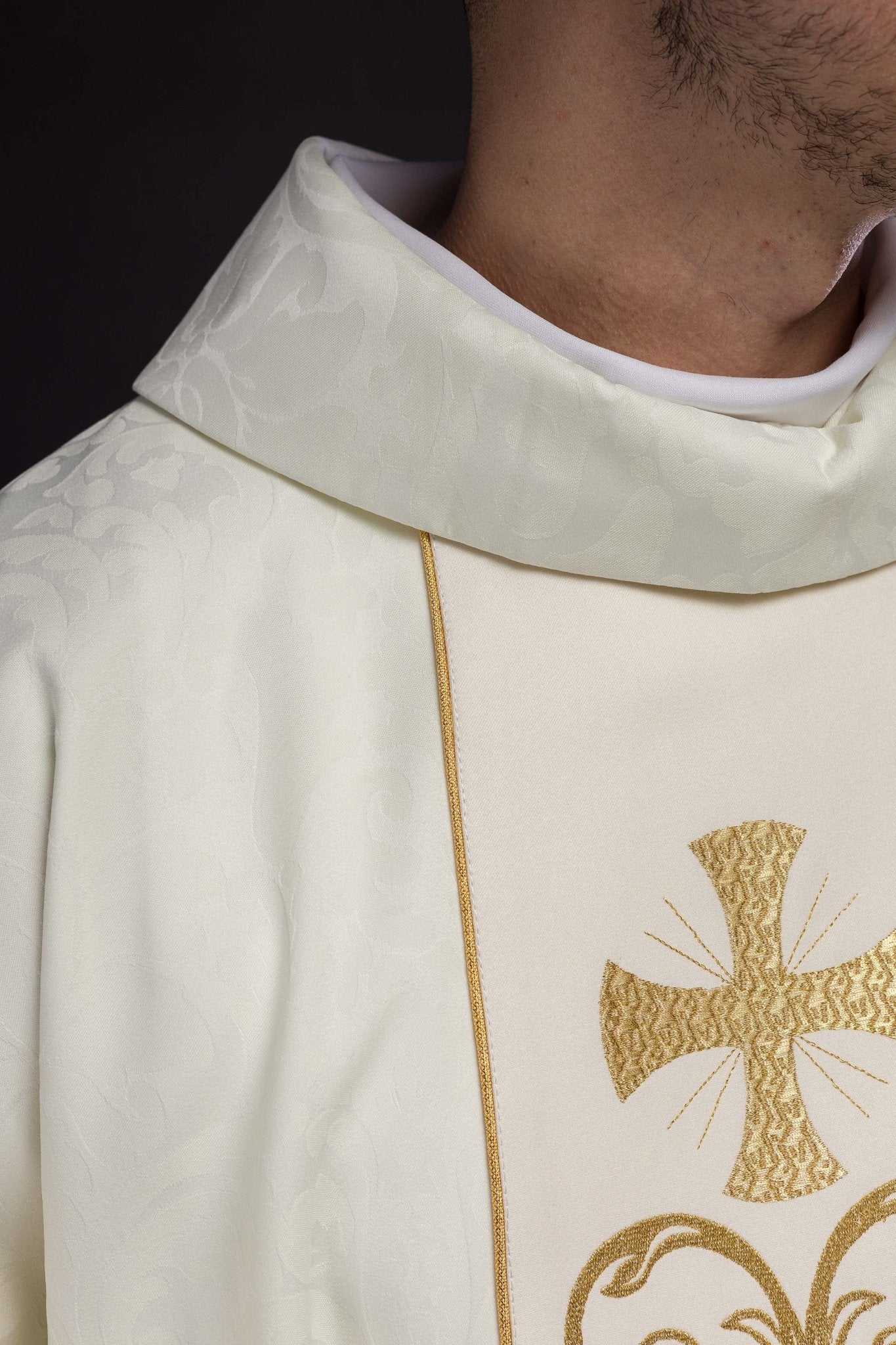 Casula liturgica con fascia decorata KOR/148/05/81 - PERILPRETE.IT