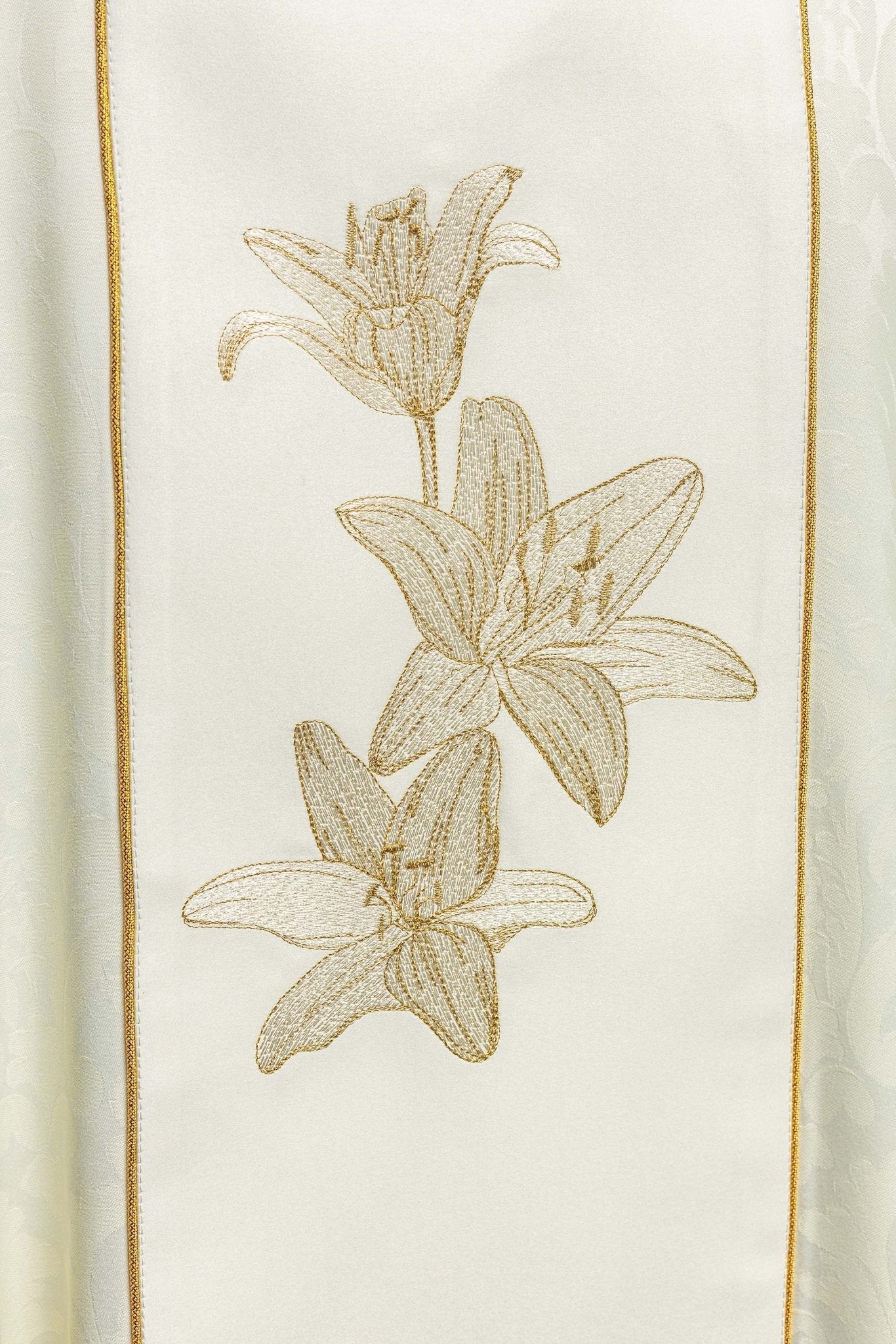 Casula liturgica mariana con gigli ricamati S - 7058 - 05 - 81 - PERILPRETE.IT