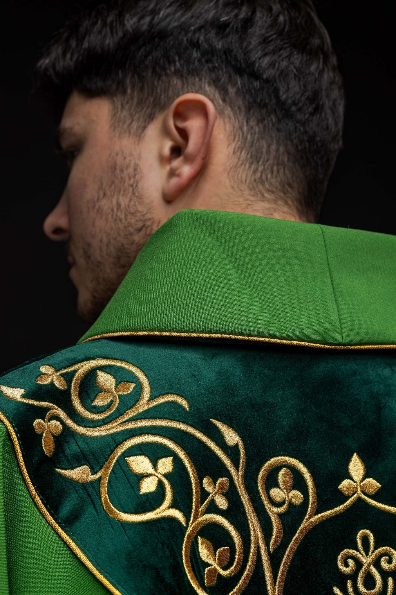 Casula liturgica Verde decorata con stolone in velluto ricamato KOR/169/01 - PERILPRETE.IT