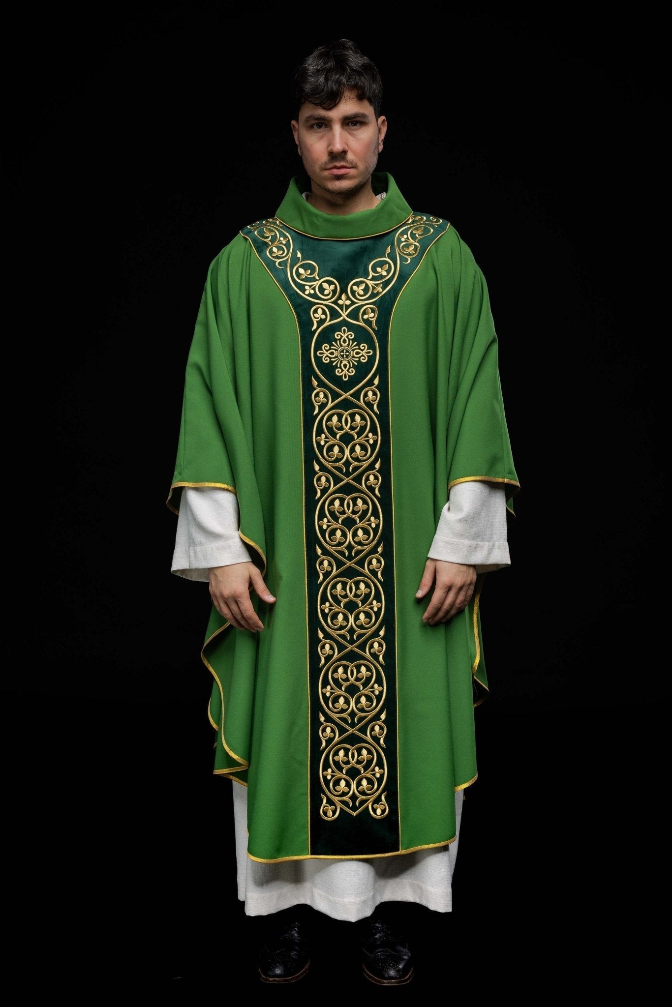 Casula liturgica Verde decorata con stolone in velluto ricamato KOR/169/01 - PERILPRETE.IT