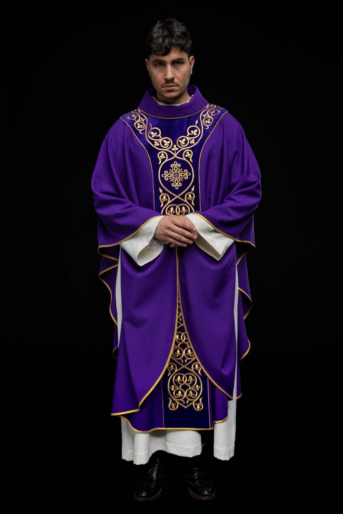 Casula liturgica Viola decorata con stolone in velluto ricamato KOR/169/03 - PERILPRETE.IT