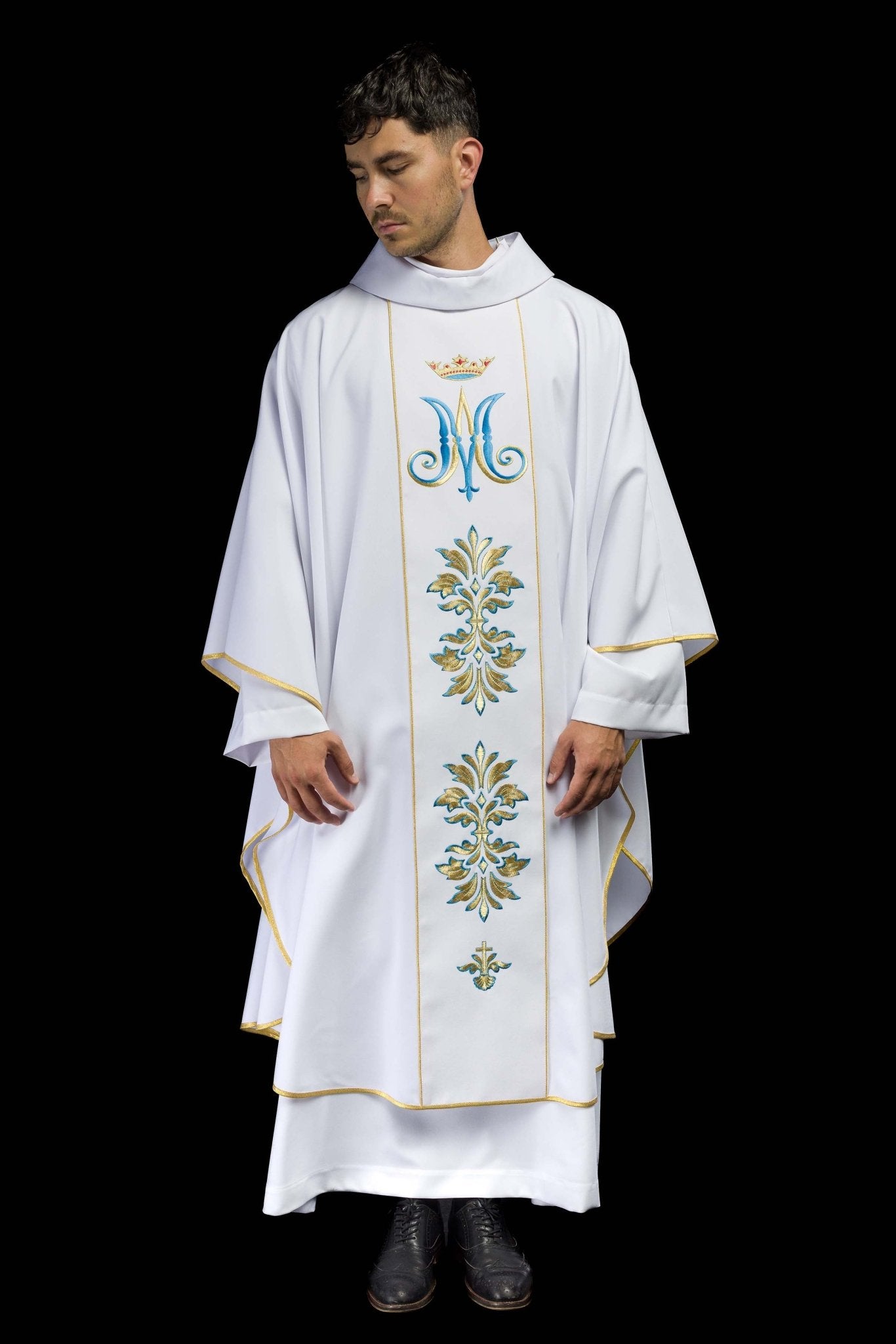 Casula ricamata con motivo mariano bianco KOR/061/04/01 BIAŁY - PERILPRETE.IT