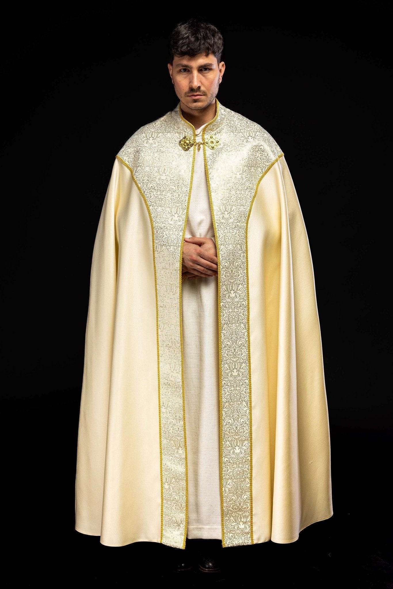 Casula ricamata decorata con tessuto jacquard ecru KKP/160/05/20 145cm - PERILPRETE.IT