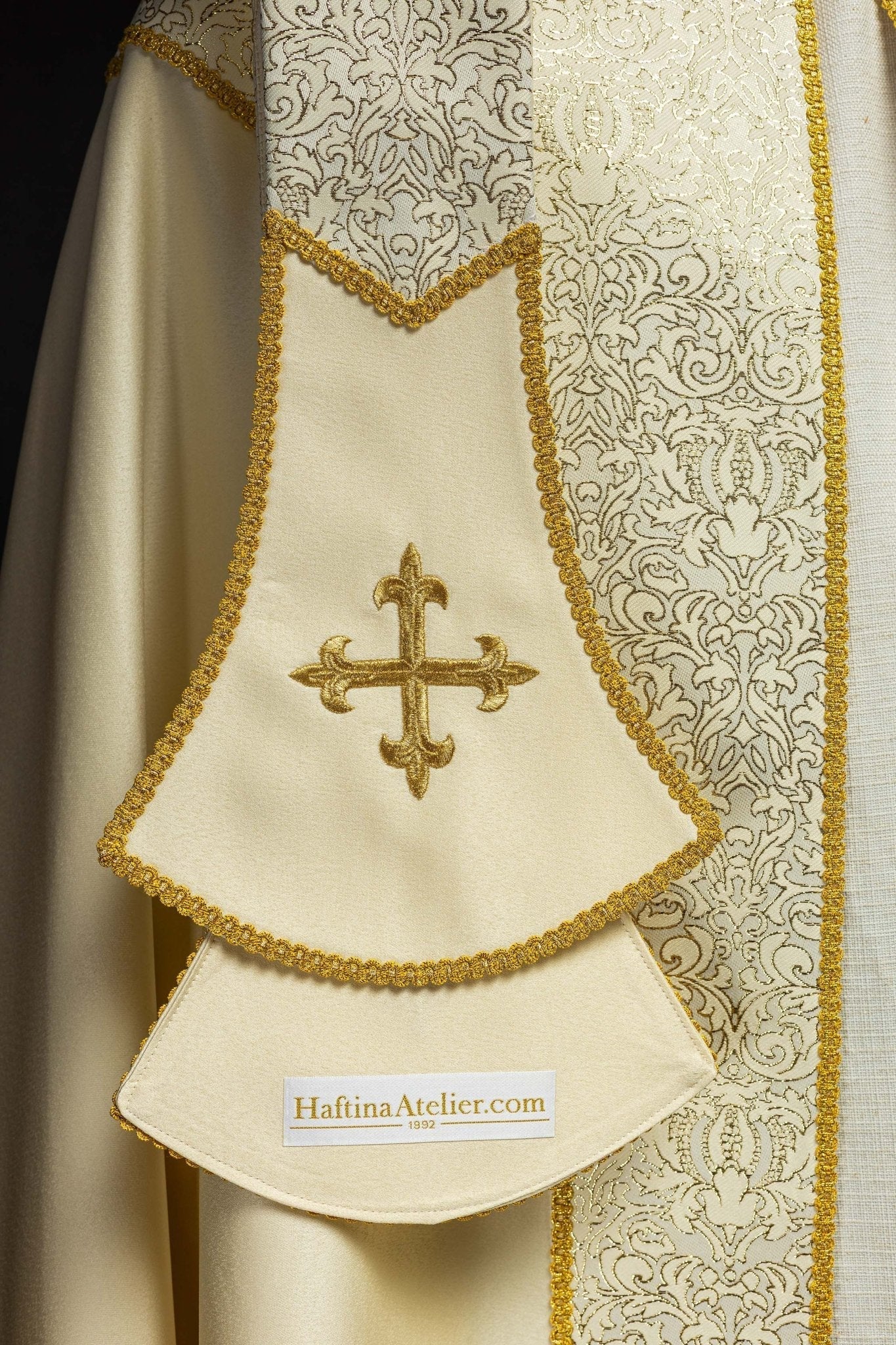 Casula ricamata decorata con tessuto jacquard ecru KKP/160/05/20 145cm - PERILPRETE.IT