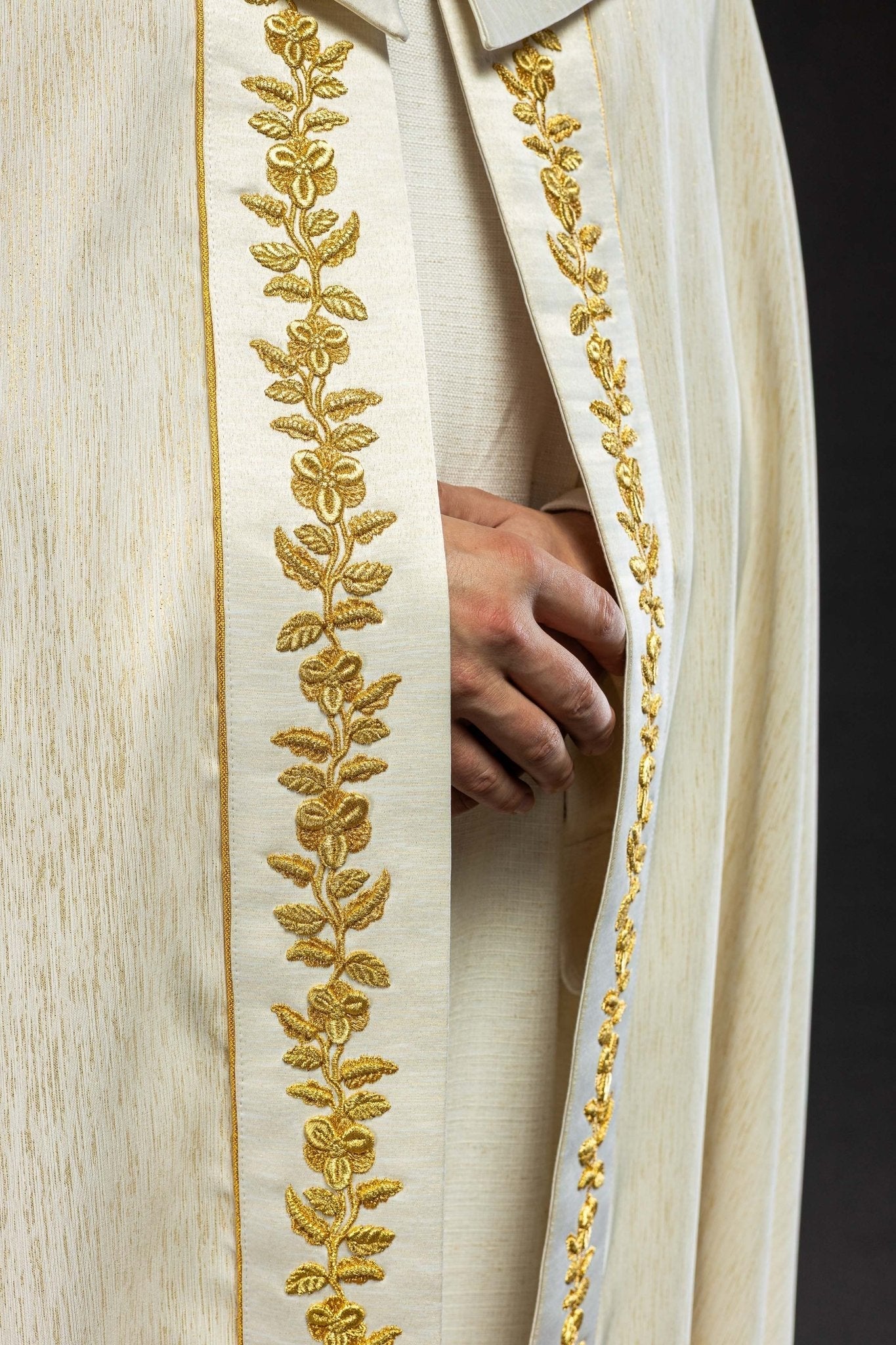 Casula ricamata mariana color ecru KKP/158/05/86 145cm - PERILPRETE.IT