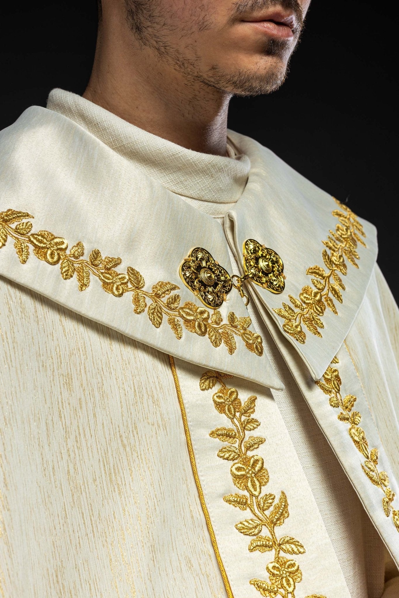 Casula ricamata mariana color ecru KKP/158/05/86 145cm - PERILPRETE.IT