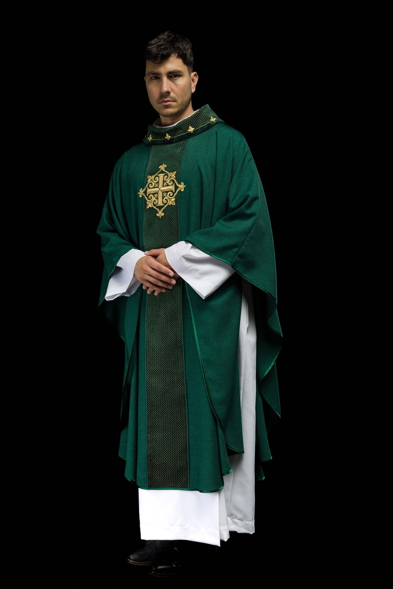 Casula ricamata su velluto con simbolo della Croce Verde LE/7029/01 - PERILPRETE.IT