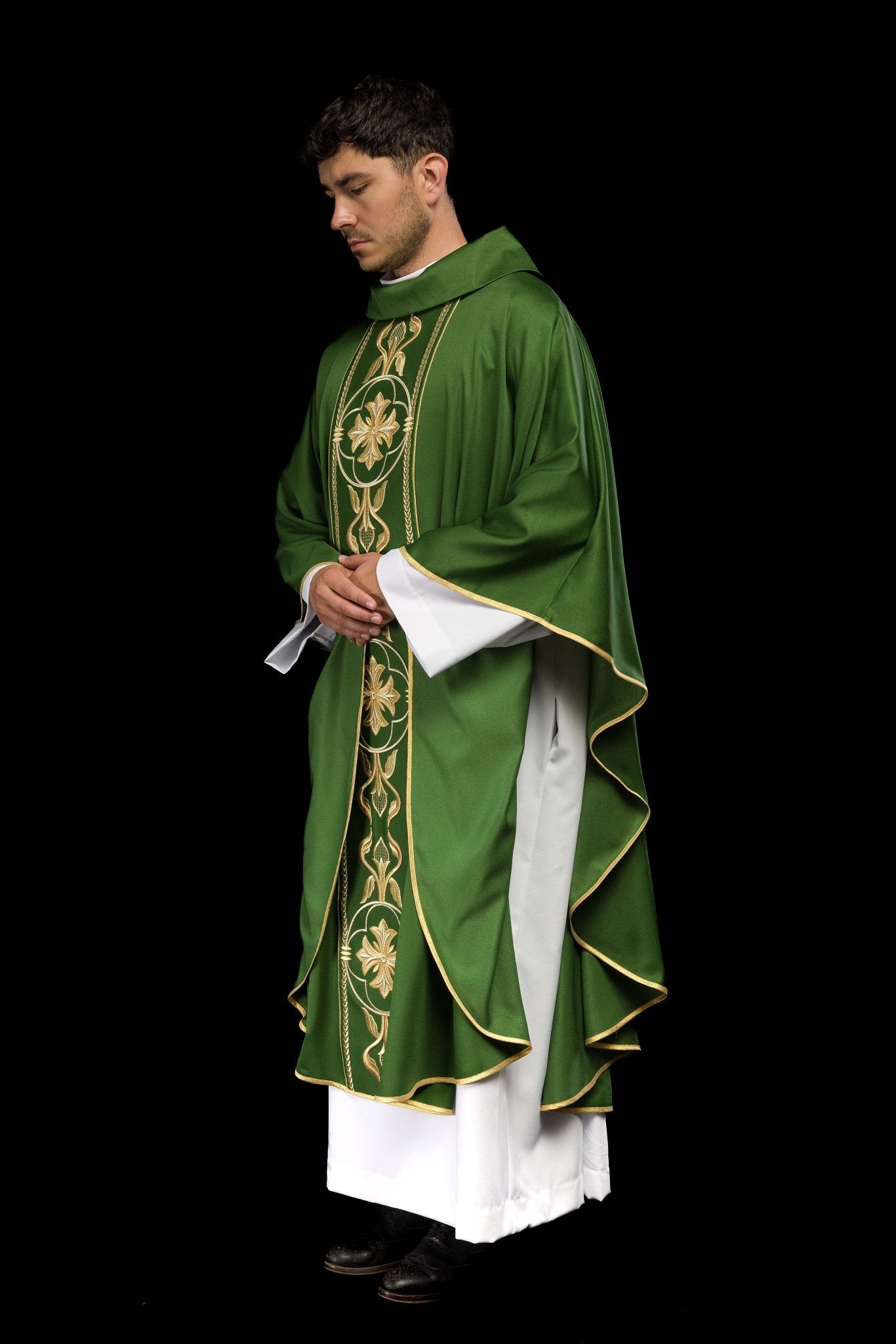 Casula ricamata Verde con Fascia Decorativa KOR/267/01/53 - PERILPRETE.IT
