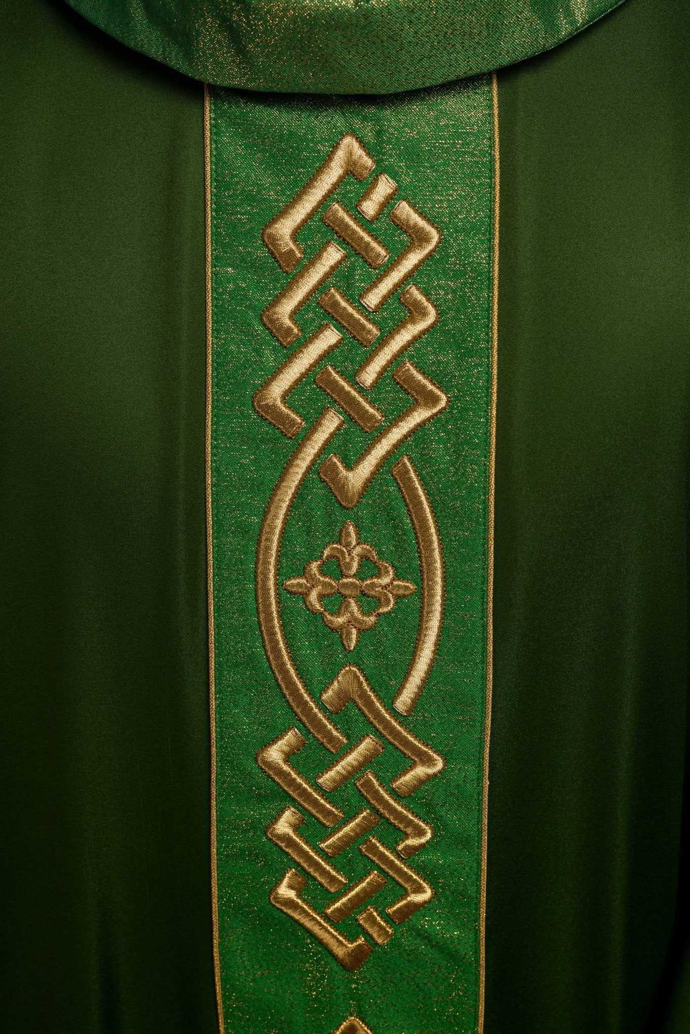 Casula ricamata Verde Fascia Decorativa con Croci KOR/266/01/53 - PERILPRETE.IT
