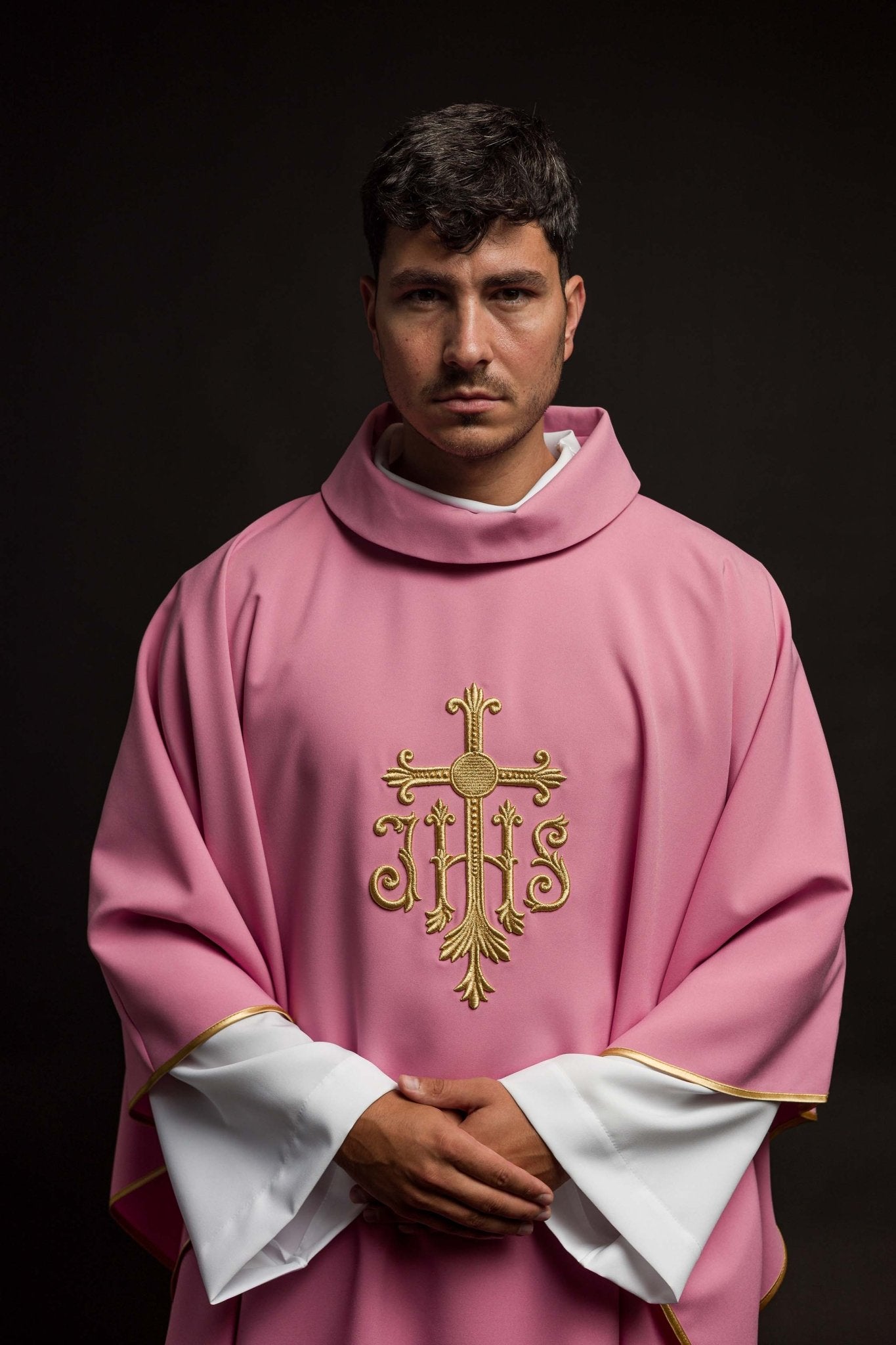 Casula rosa con ricamo IHS in rilievo KOR/255/08/12 - PERILPRETE.IT