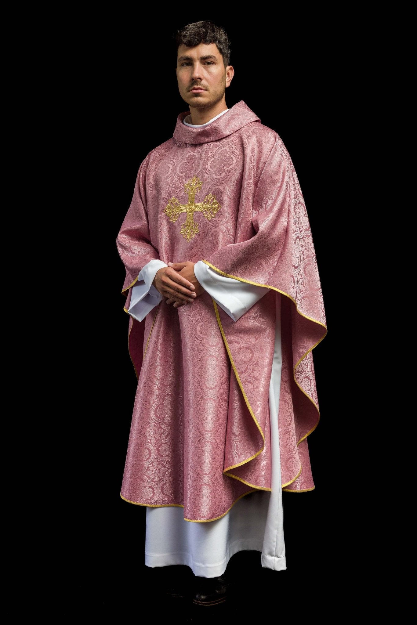 Casula rosa con una croce in tessuto fantasia KOR/403/08/11 - PERILPRETE.IT