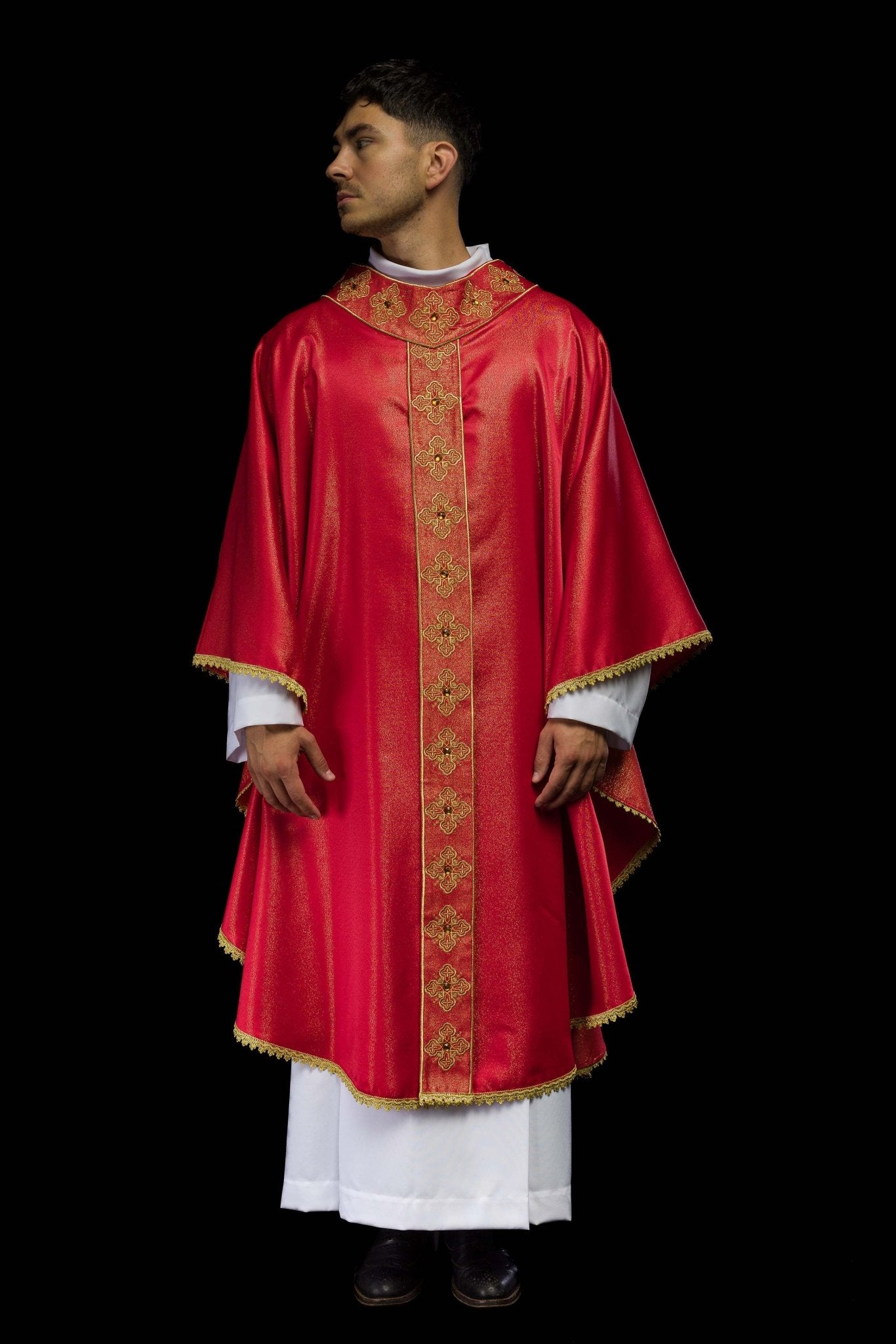 Casula rossa con cintura ricamata e colletto decorato con pietre S-7056-02-54 - PERILPRETE.IT