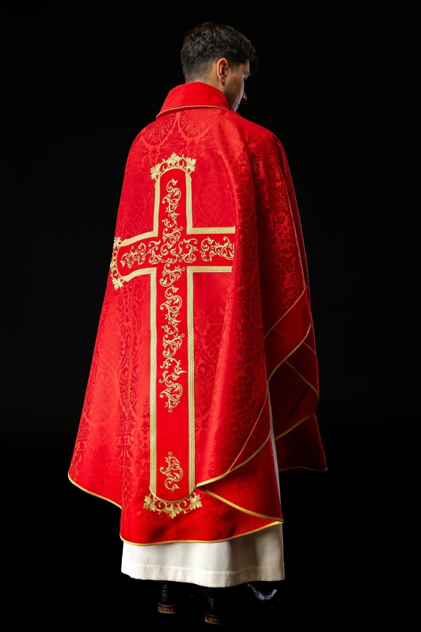 Casula Rossa con immagine ricamata di Cristo KOR/190/02/83/PA CZERWONY - PERILPRETE.IT