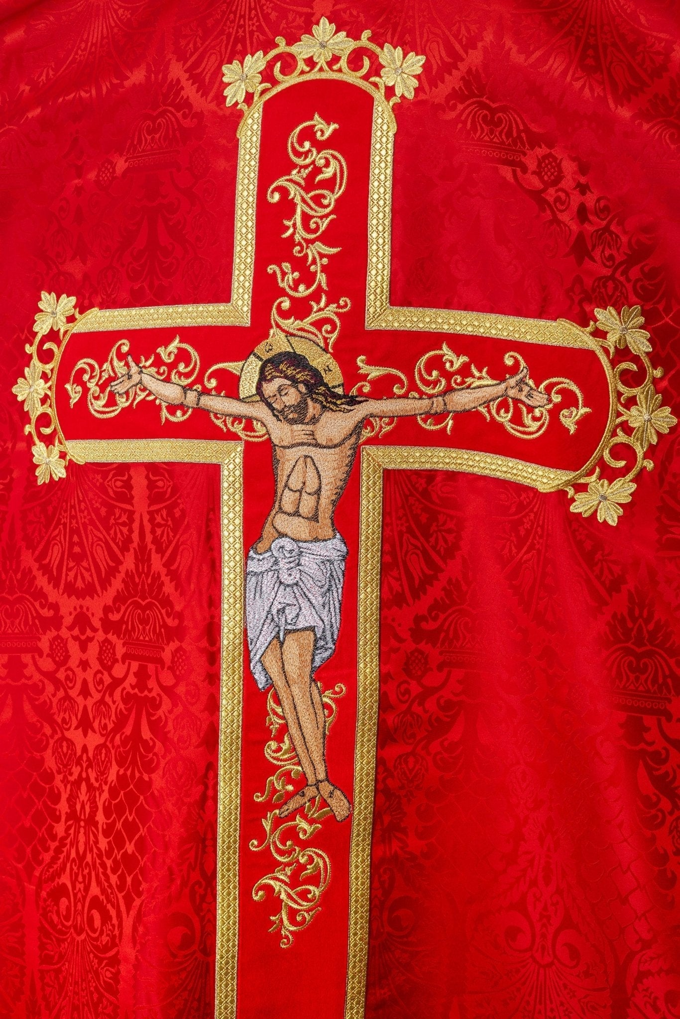 Casula Rossa con immagine ricamata di Cristo KOR/190/02/83/PA CZERWONY - PERILPRETE.IT
