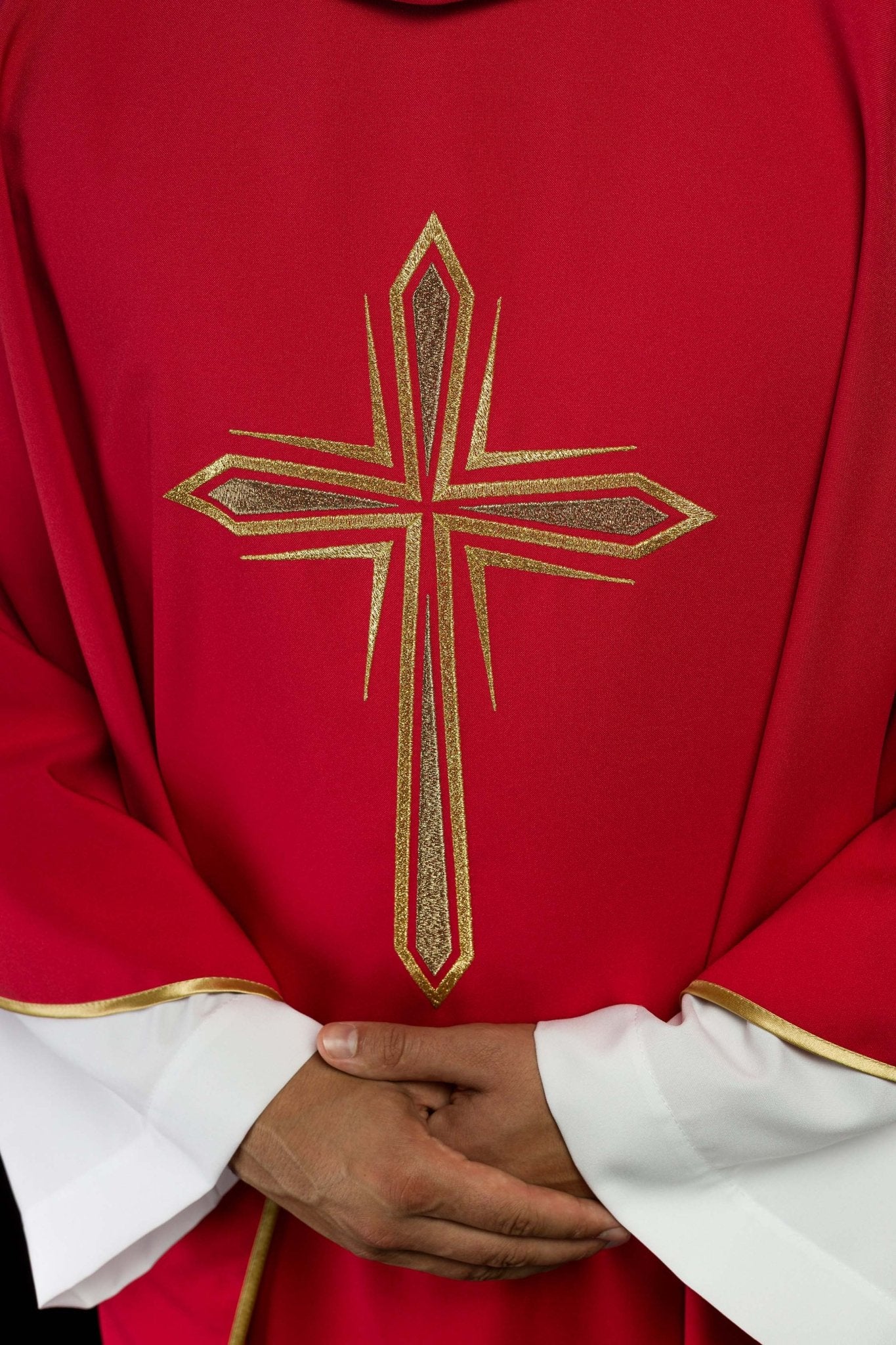 Casula Rossa con ricamo della Croce KOR/037/02/12 CZERWONY - PERILPRETE.IT