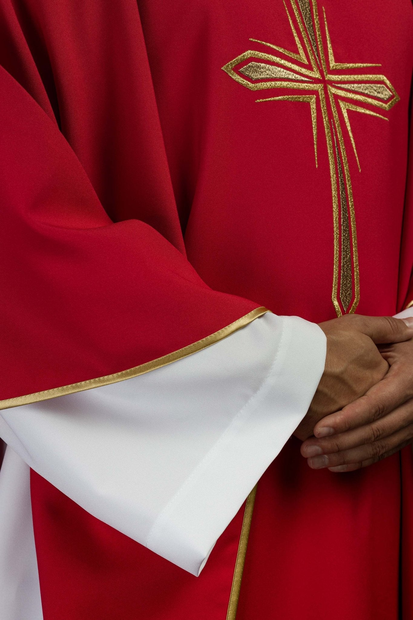 Casula Rossa con ricamo della Croce KOR/037/02/12 CZERWONY - PERILPRETE.IT