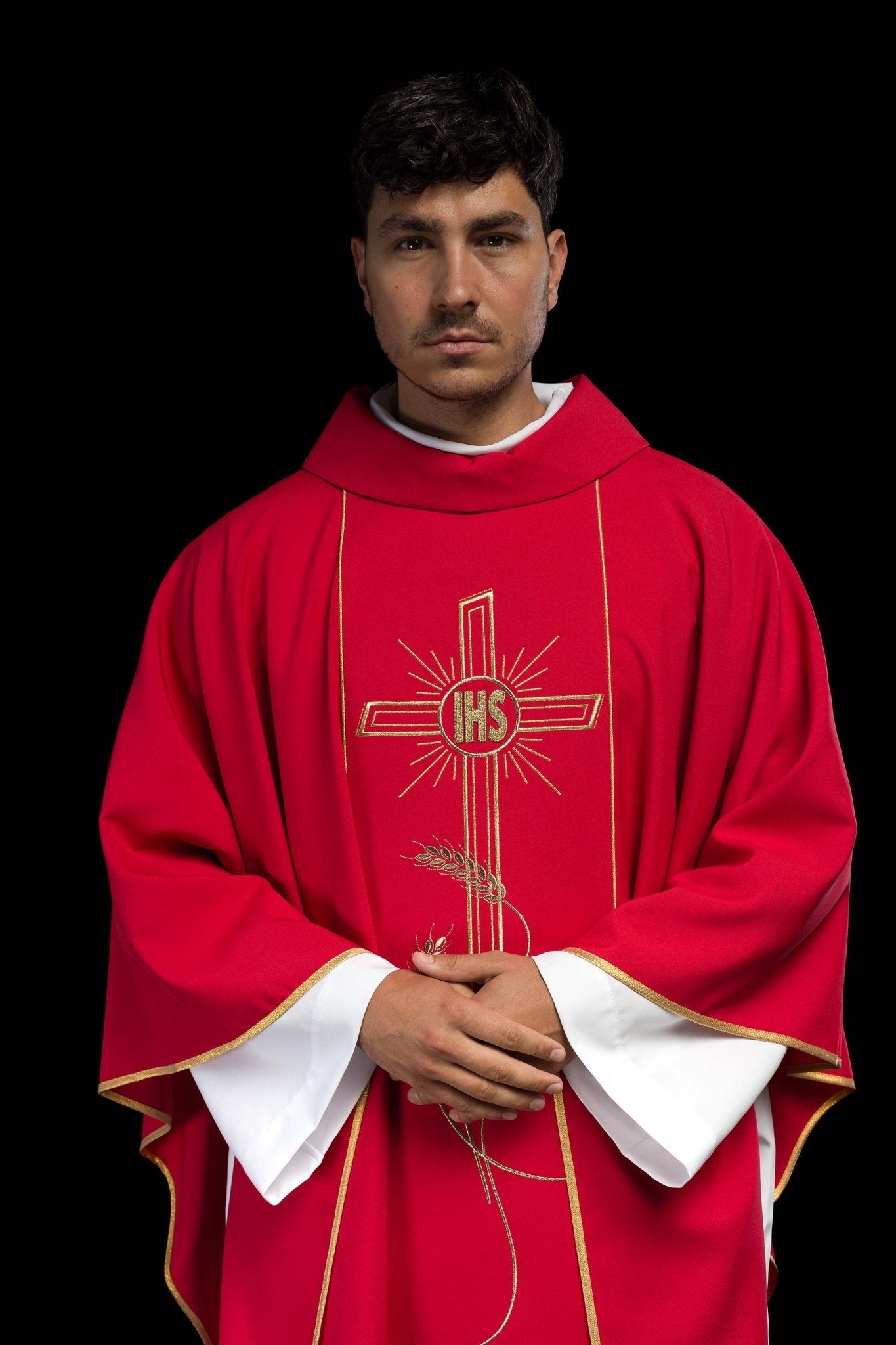Casula Rossa con ricamo dorato Croce e IHS KOR/074/02/01 CZERWONY - PERILPRETE.IT