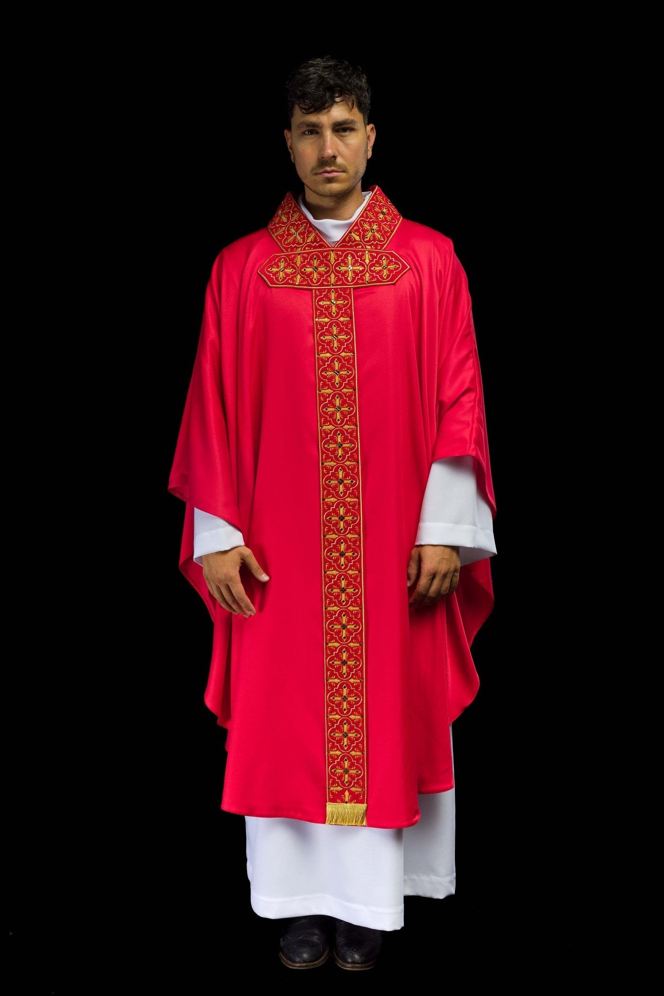 Casula Rossa riccamente ricamata decorazione con le pietre LE/7004/02 - PERILPRETE.IT