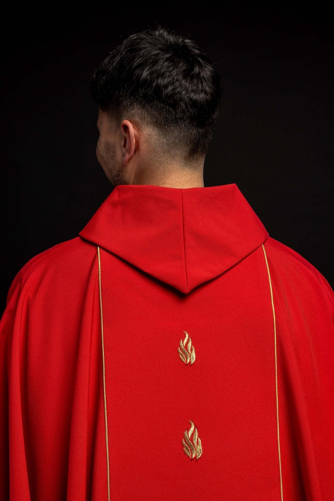 Casula Rosso ricamata con Spirito Santo KOR/015/02/01 CZERWONY - PERILPRETE.IT