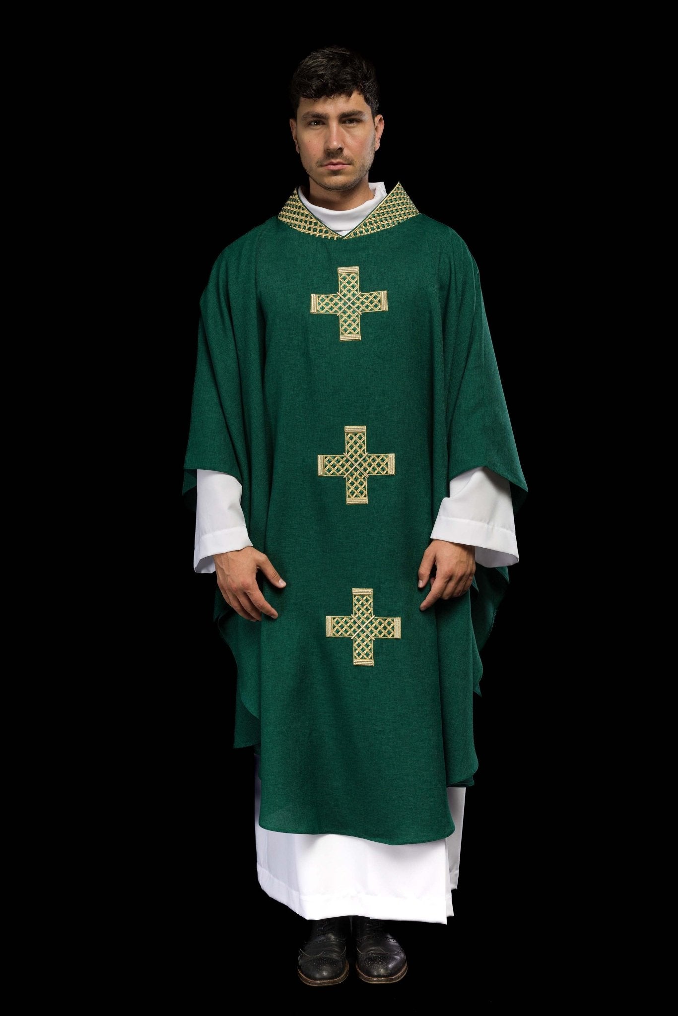 Casula verde con croci e colletto ricamati in oro S-7070-01-70 - PERILPRETE.IT