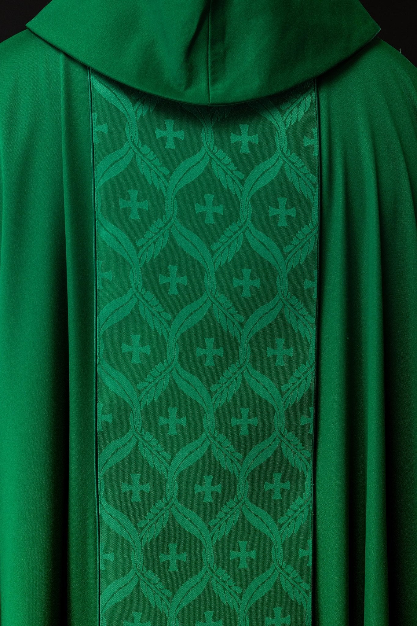 Casula verde con motivo a croce jacquard KOR/402/01/53 - PERILPRETE.IT