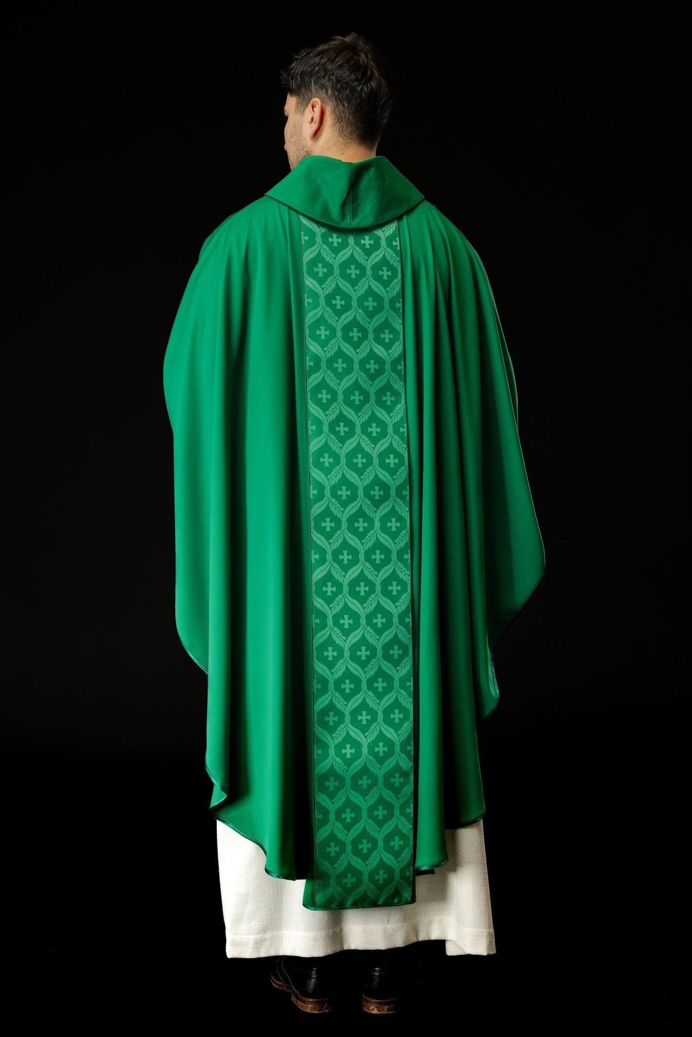 Casula verde con motivo a croce jacquard KOR/402/01/53 - PERILPRETE.IT