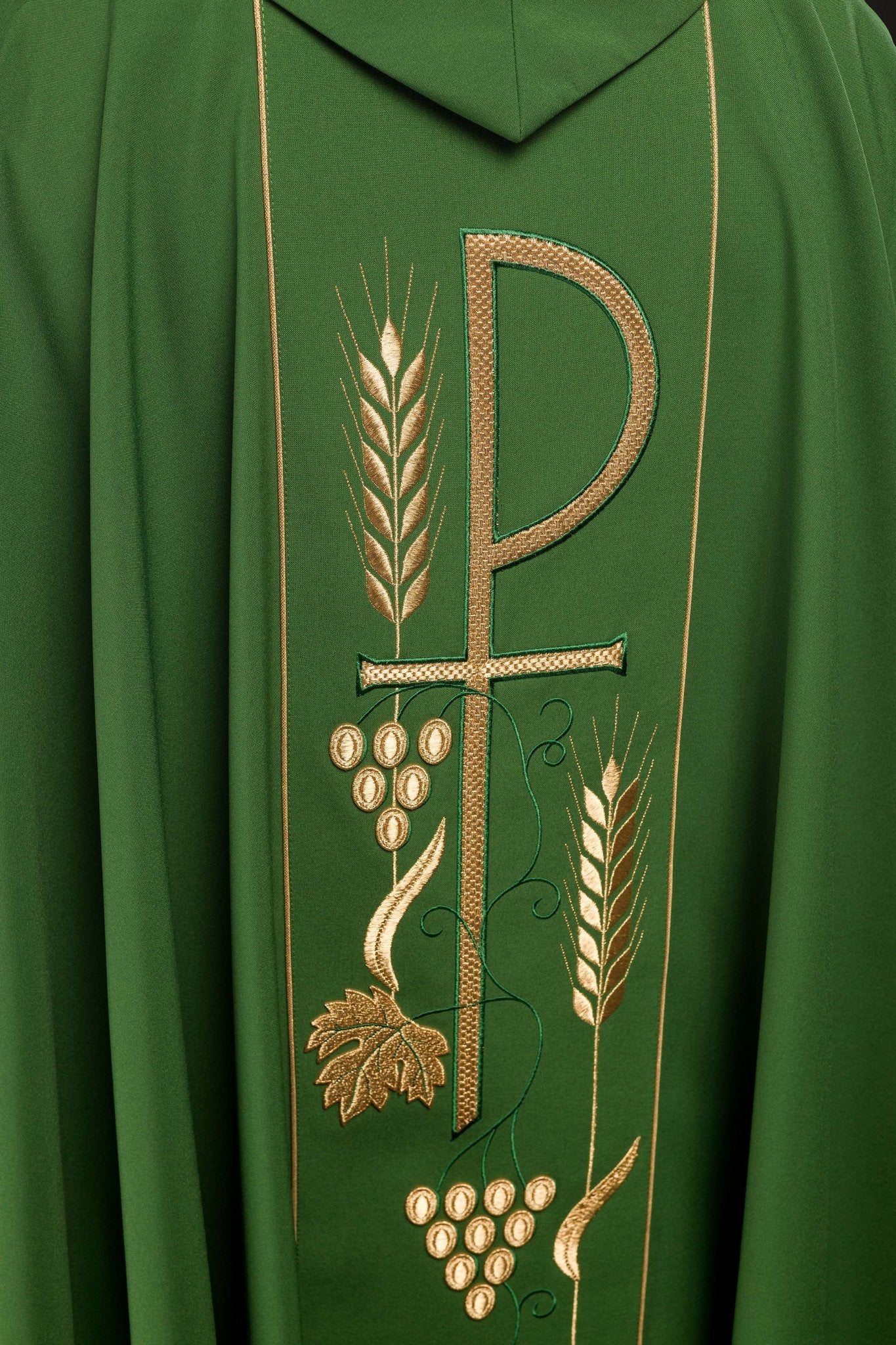 Casula Verde con ricamo Calice e IHS KOR/001/01/01 ZIELONY - PERILPRETE.IT