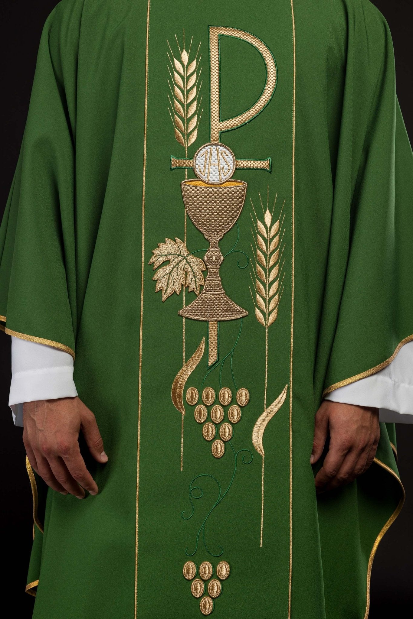 Casula Verde con ricamo Calice e IHS KOR/001/01/01 ZIELONY - PERILPRETE.IT
