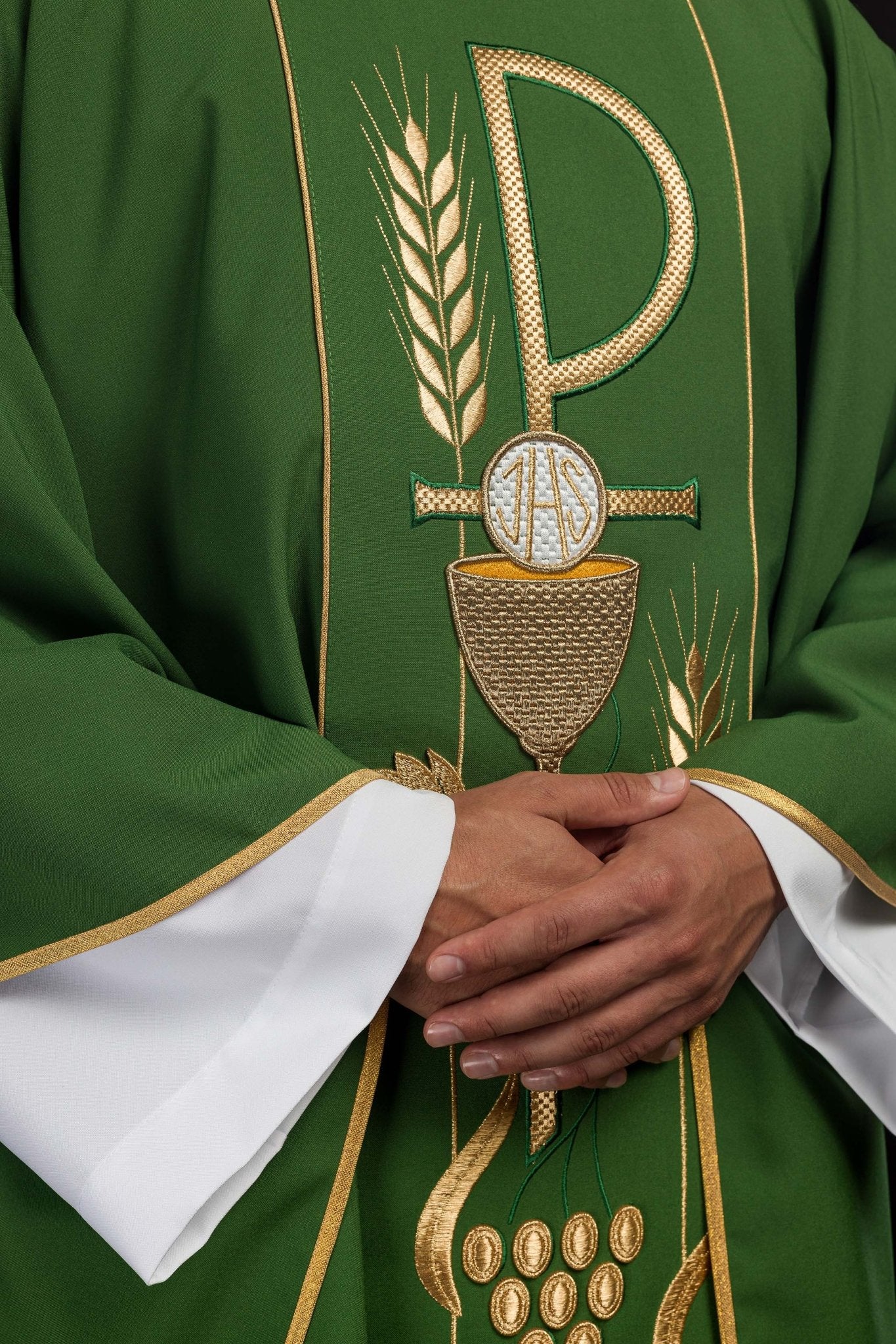 Casula Verde con ricamo Calice e IHS KOR/001/01/01 ZIELONY - PERILPRETE.IT