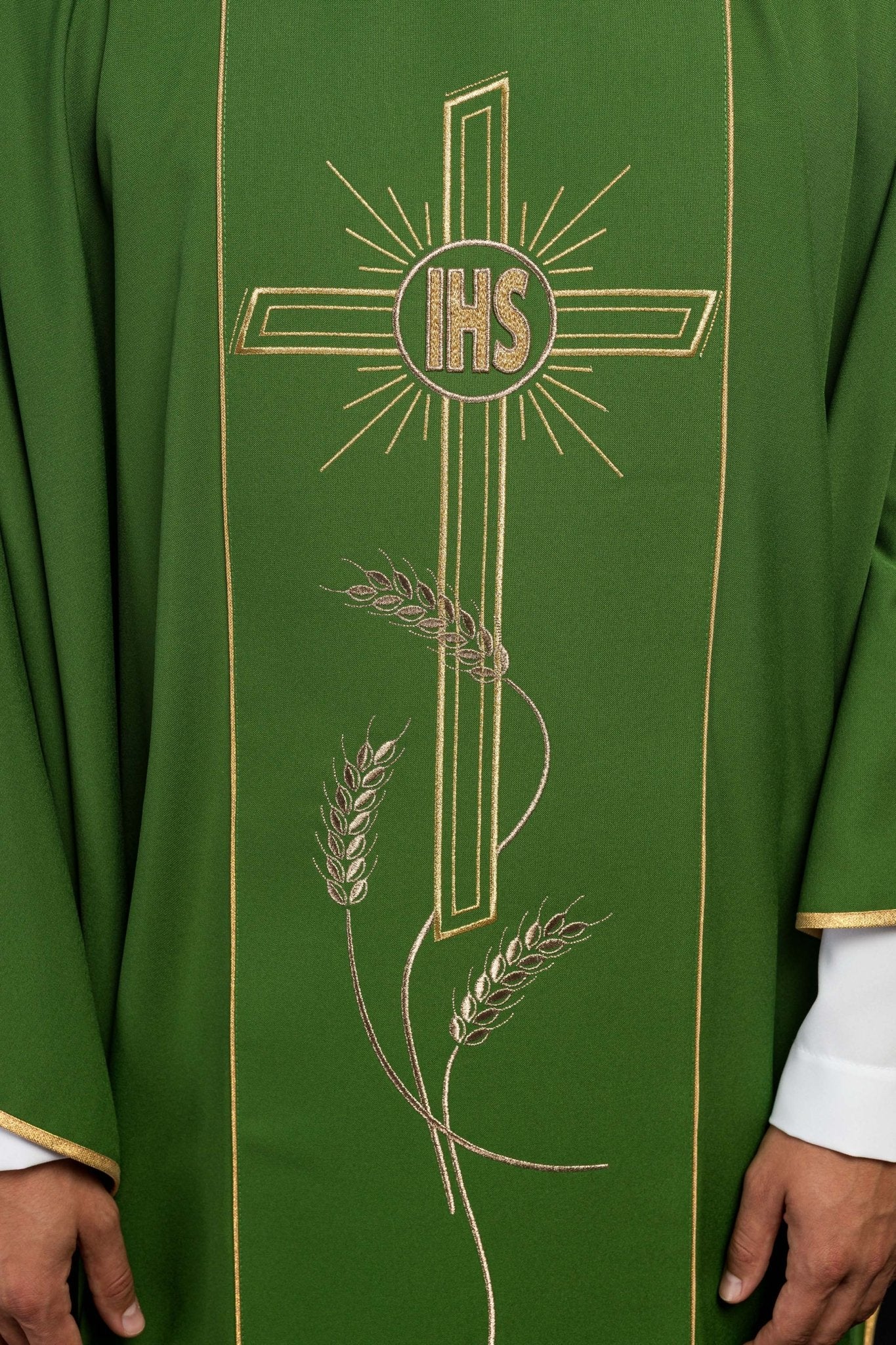 Casula Verde con ricamo dorato Croce e IHS KOR/074/01/01 ZIELONY - PERILPRETE.IT