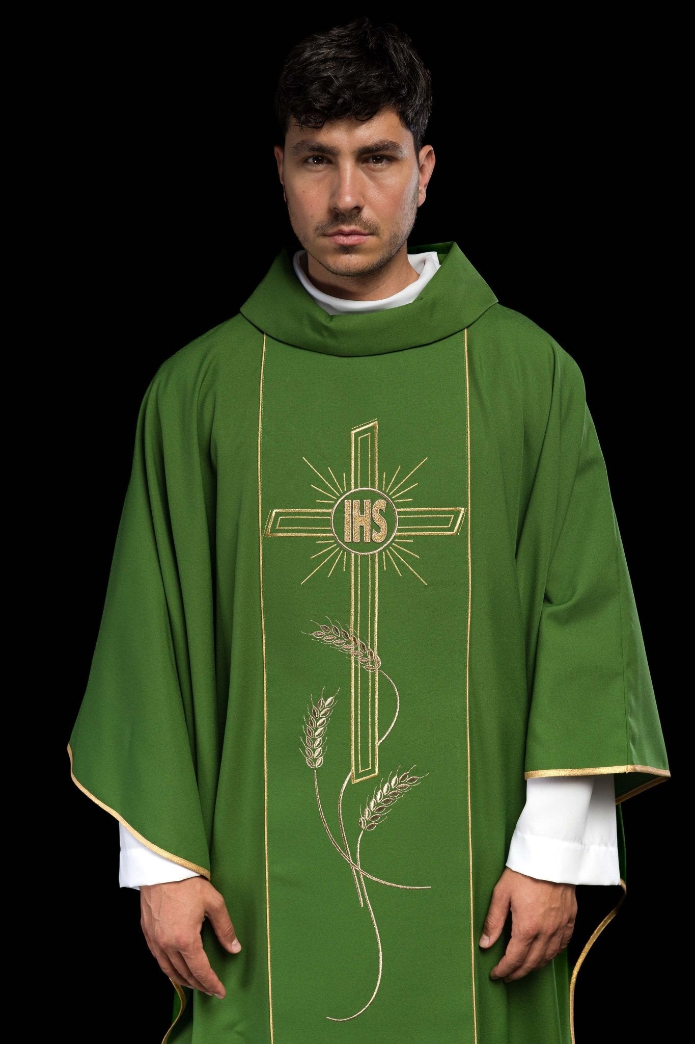 Casula Verde con ricamo dorato Croce e IHS KOR/074/01/01 ZIELONY - PERILPRETE.IT