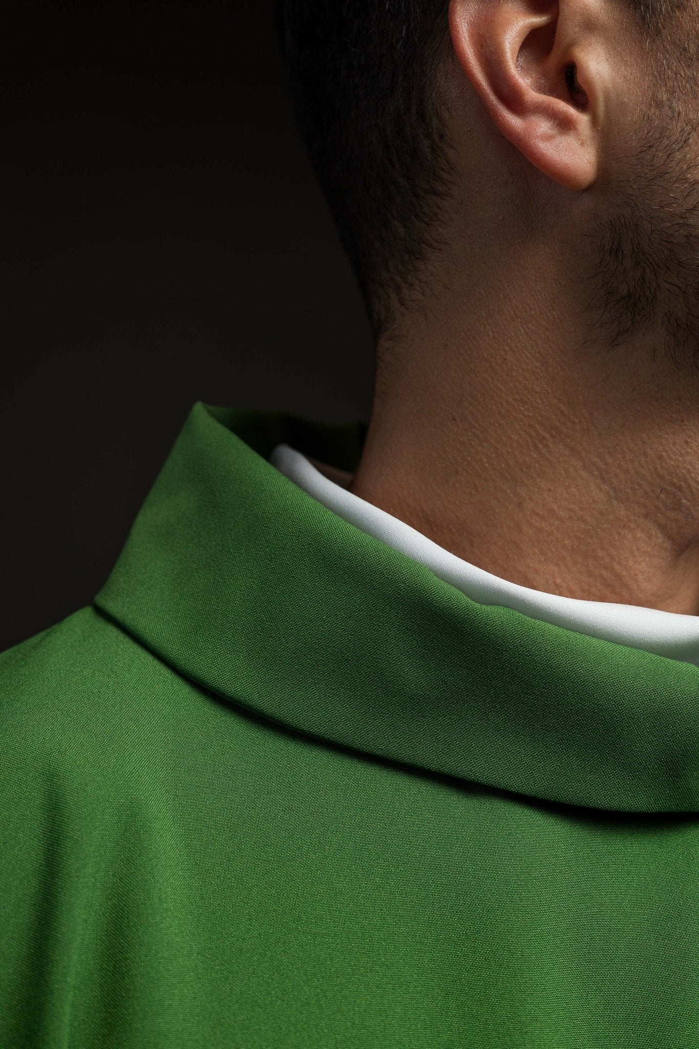 Casula Verde con ricamo IHS dorato KOR/003/01/12 ZIELONY - PERILPRETE.IT