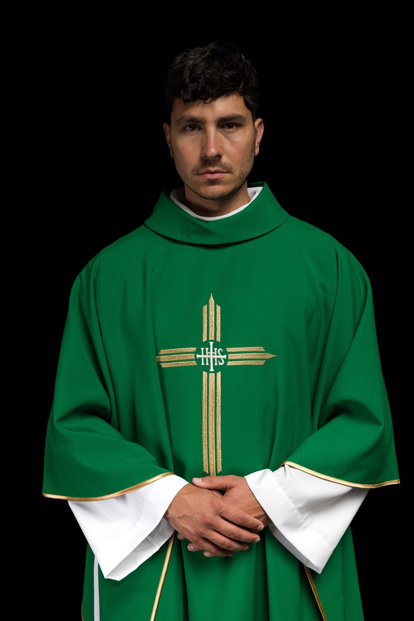Casula Verde ricamata con Croce e IHS KOR/017/01/12 ZIELONY - PERILPRETE.IT