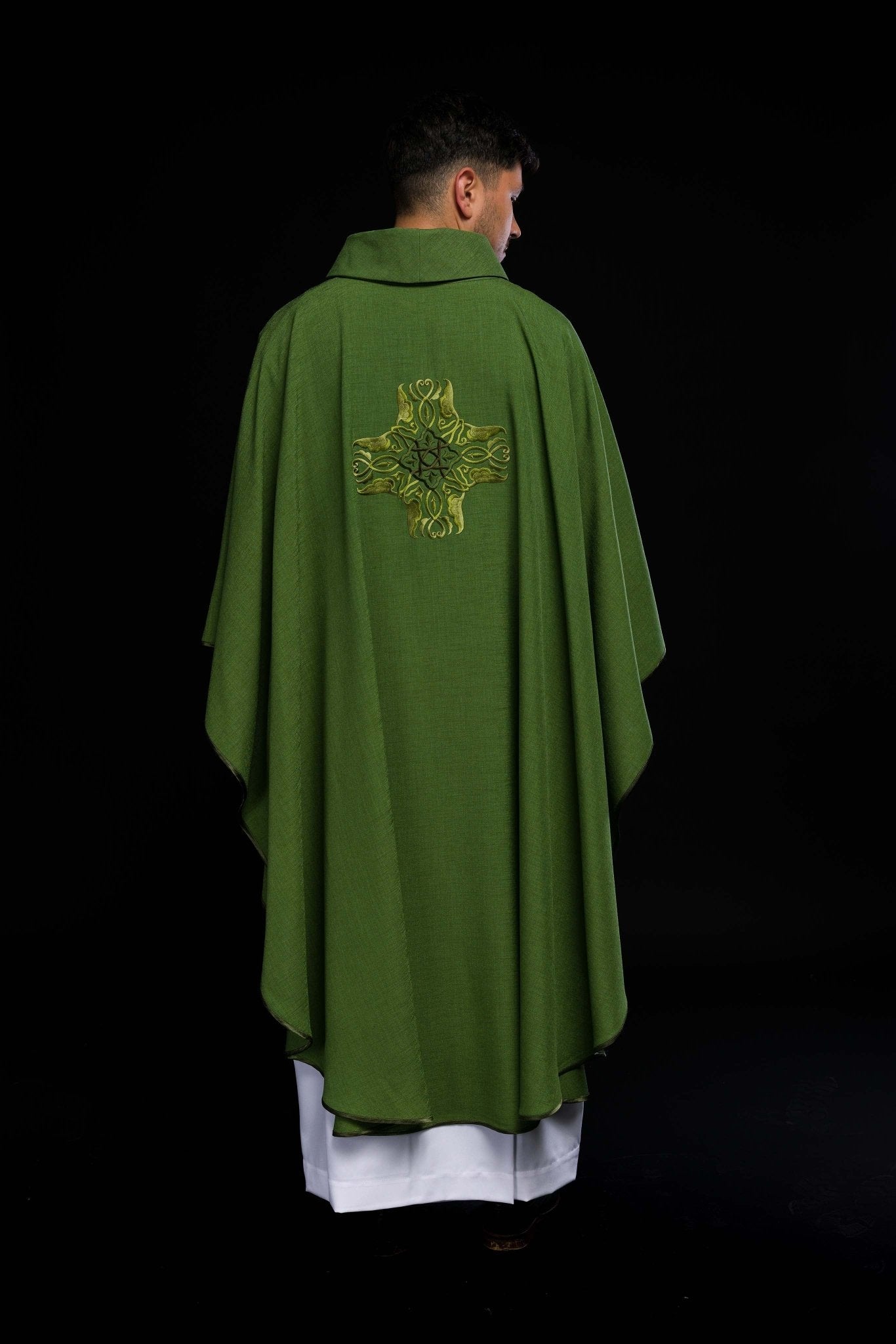 Casula Verde ricamata con simbolo della Croce HA7035 - 01 ZIELONY - PERILPRETE.IT