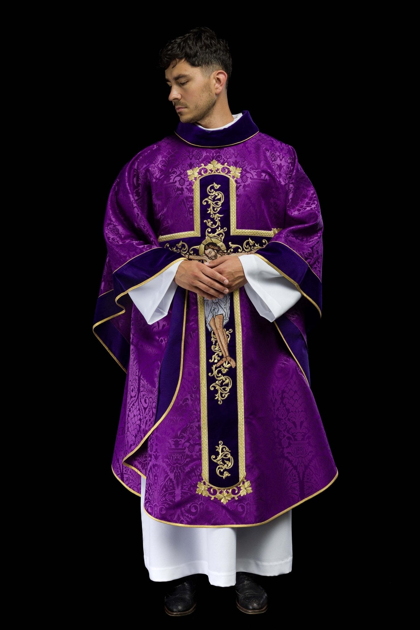 Casula Viola con immagine ricamata di Cristo KOR/190/03/83/PA FIOLET - PERILPRETE.IT