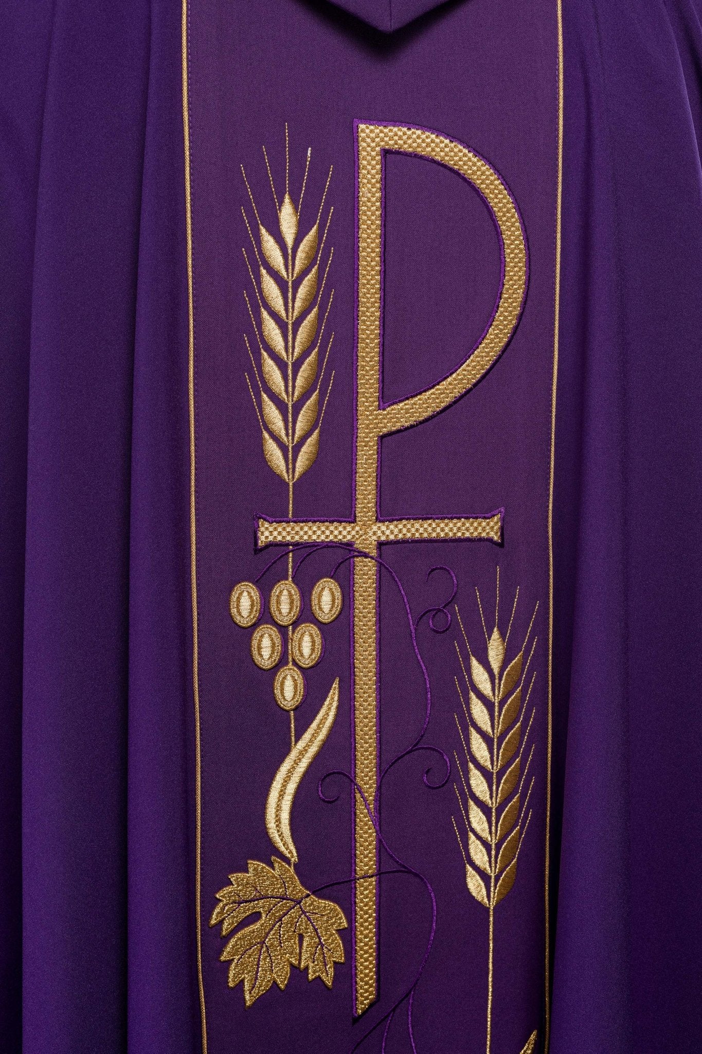 Casula Viola con ricamo Calice e IHS KOR/001/03/01 FIOLET - PERILPRETE.IT