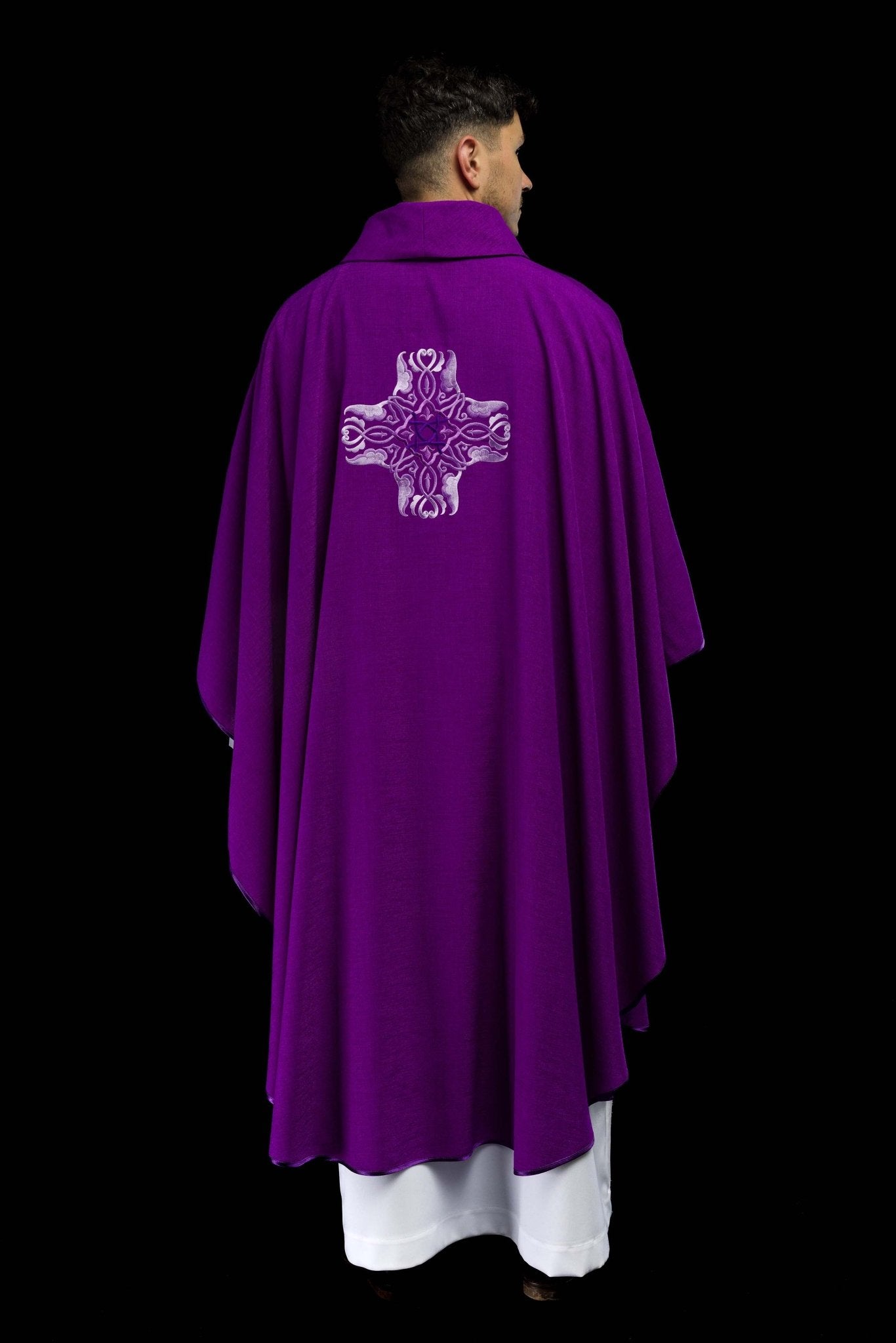 Casula Viola ricamata con simbolo della Croce HA7035-03 FIOLET - PERILPRETE.IT
