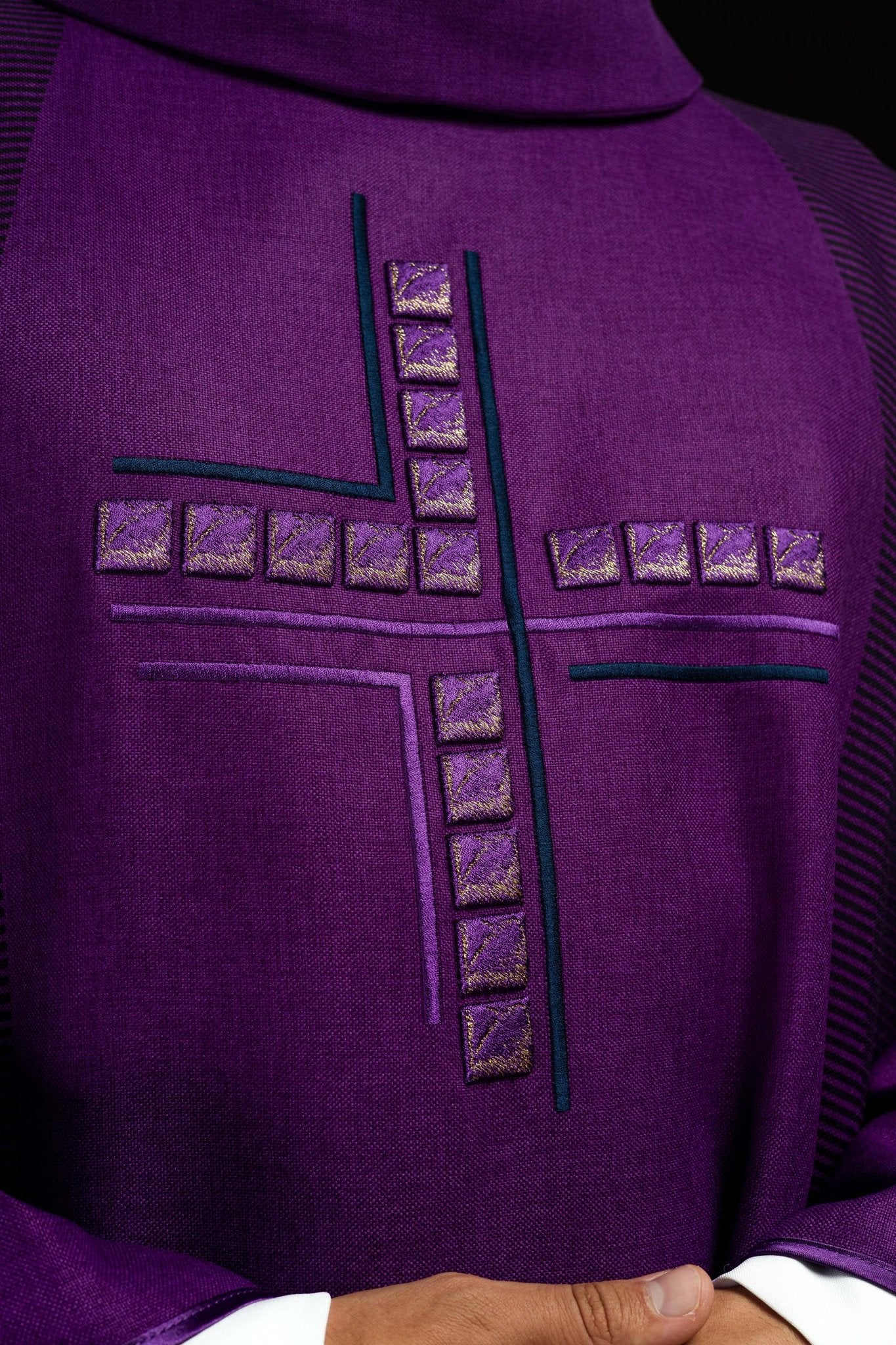 Casula Viola ricamo Croce HA7036-03 FIOLET - PERILPRETE.IT