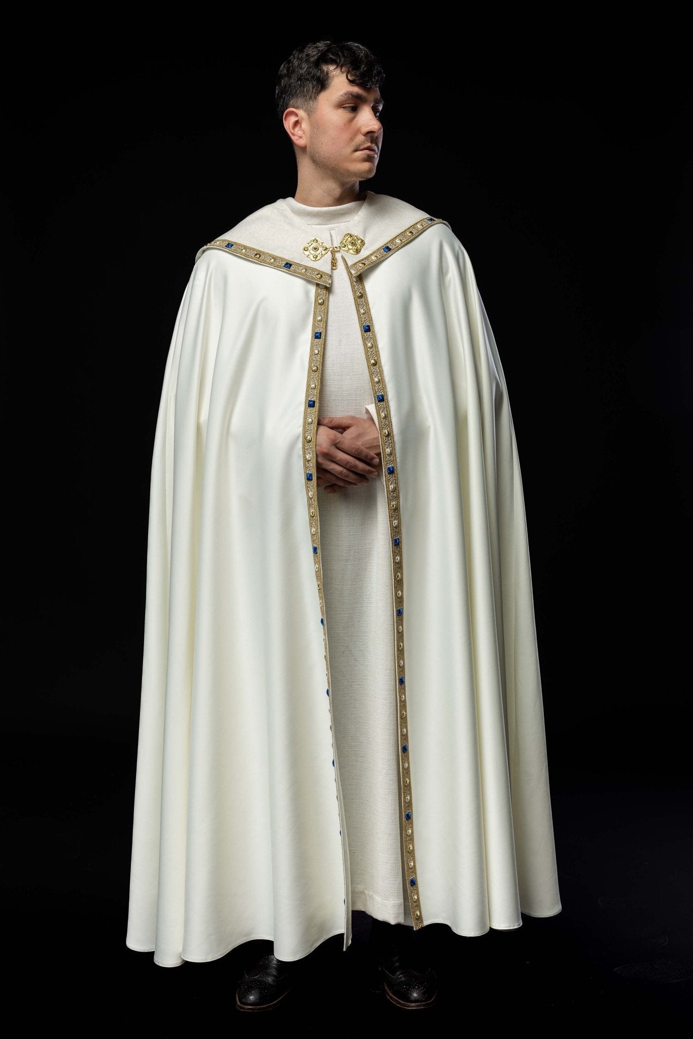 Copricapo liturgico ricamato con stemma mariano S - 3074 - 05 - 41 145cm - PERILPRETE.IT