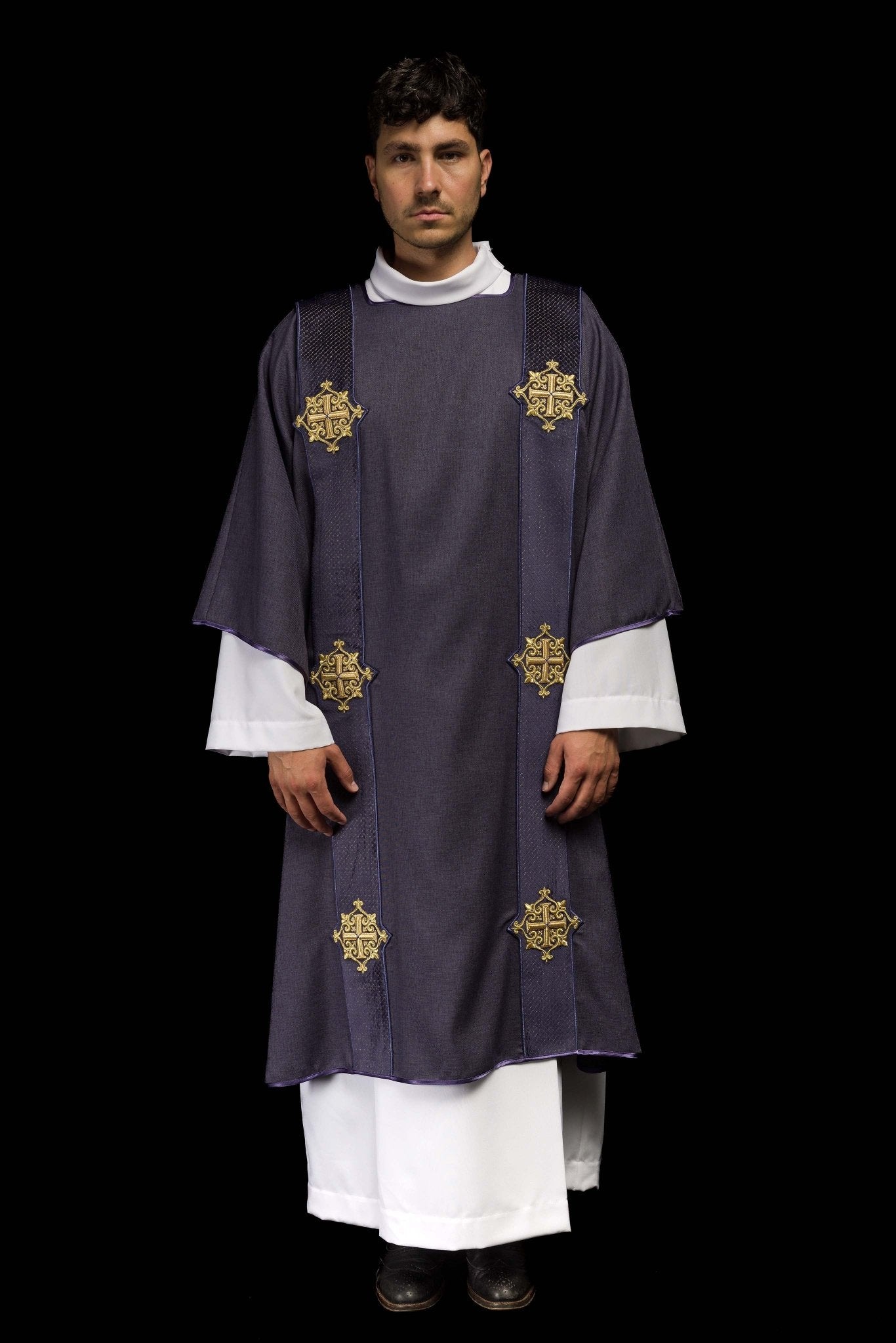 Dalmatica con fasce in velluto con simboli della Croce Viola LE/1030/03/B - PERILPRETE.IT