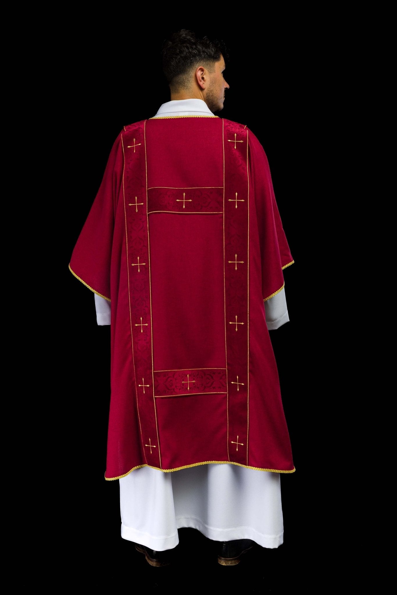 Dalmatica con fasce in velluto e croci dorate ricamate rossa LE/1073/02/B - PERILPRETE.IT
