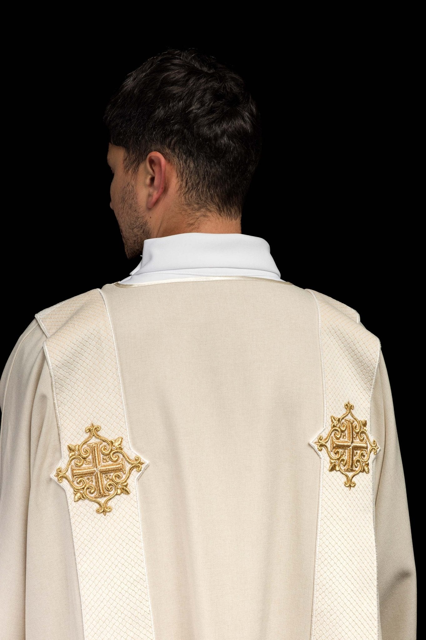 Dalmatica ecru con bande in velluto e simboli della Croce LE/1030/05/B - PERILPRETE.IT
