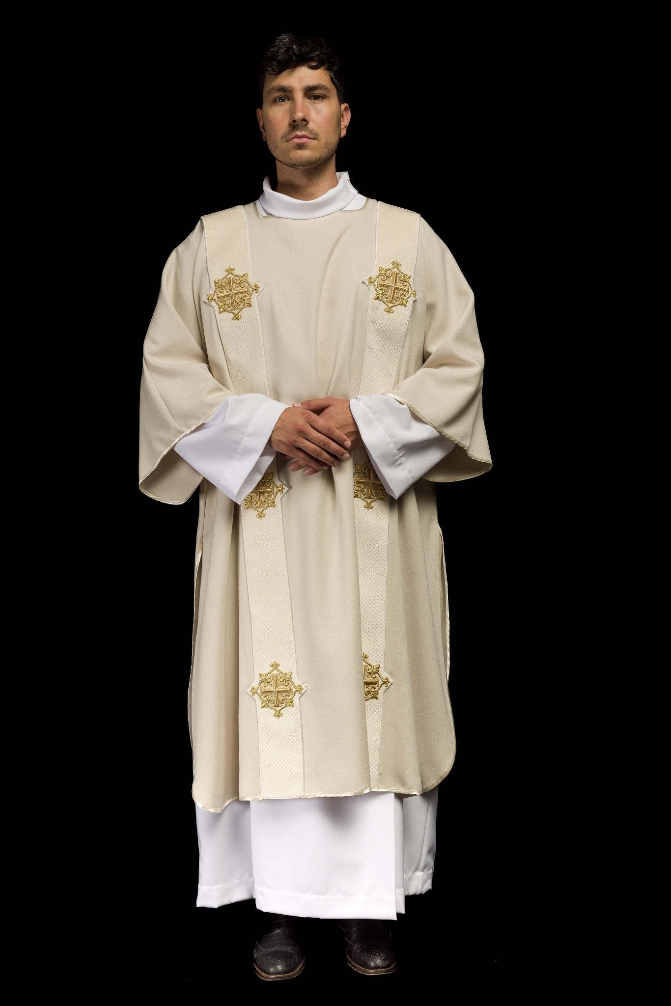 Dalmatica ecru con bande in velluto e simboli della Croce LE/1030/05/B - PERILPRETE.IT