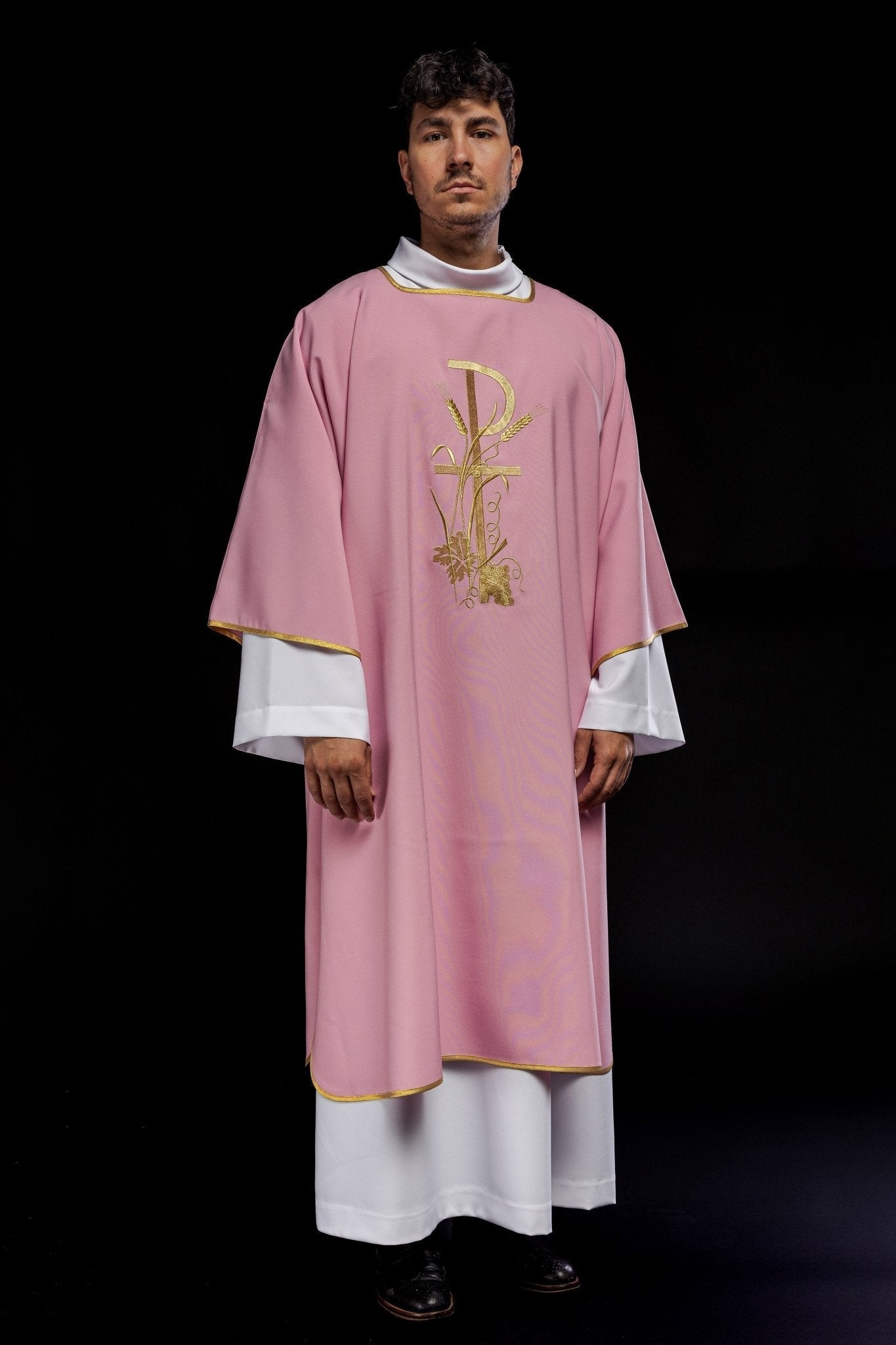 Dalmatica rosa con ricamo a croce Pax oro KDL/026/08/12/D - PERILPRETE.IT