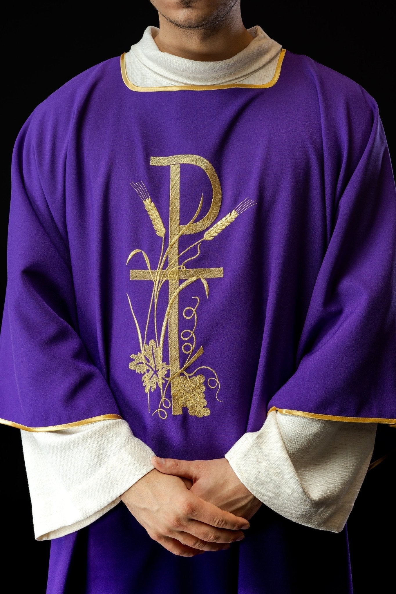 Dalmatica viola con ricamo a croce Pax oro KDL/026/03/12/D FIOLET DALMATYK - PERILPRETE.IT